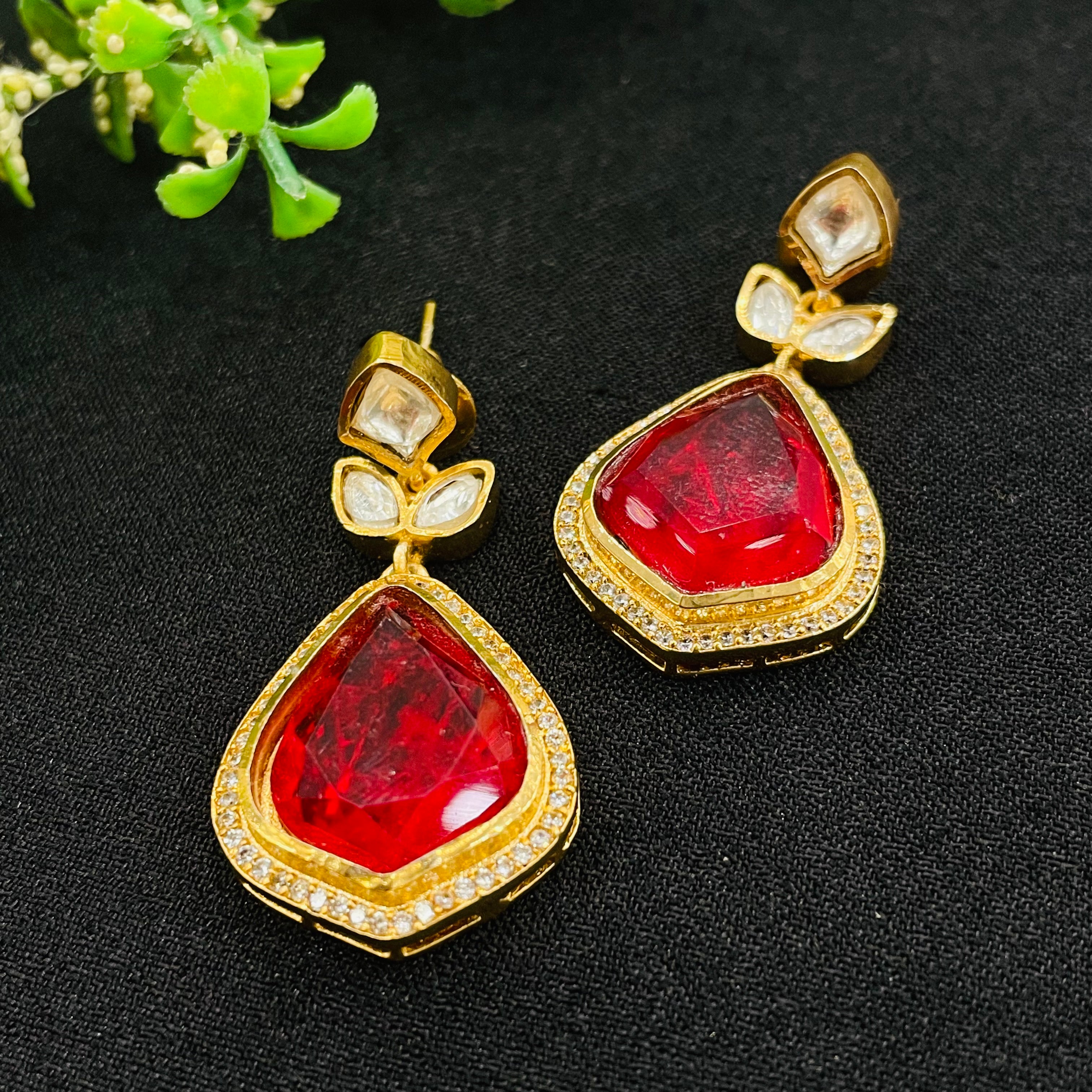 Nayaab Vishaka Neckpiece