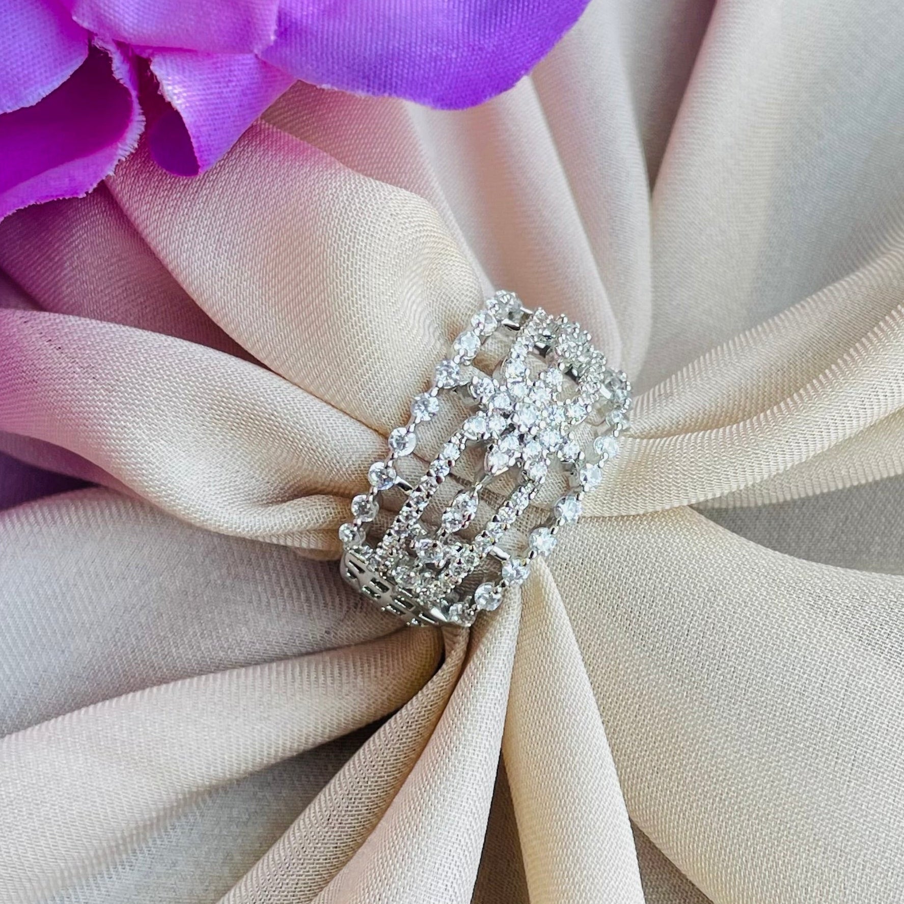 Ad Juliet ring adjustable