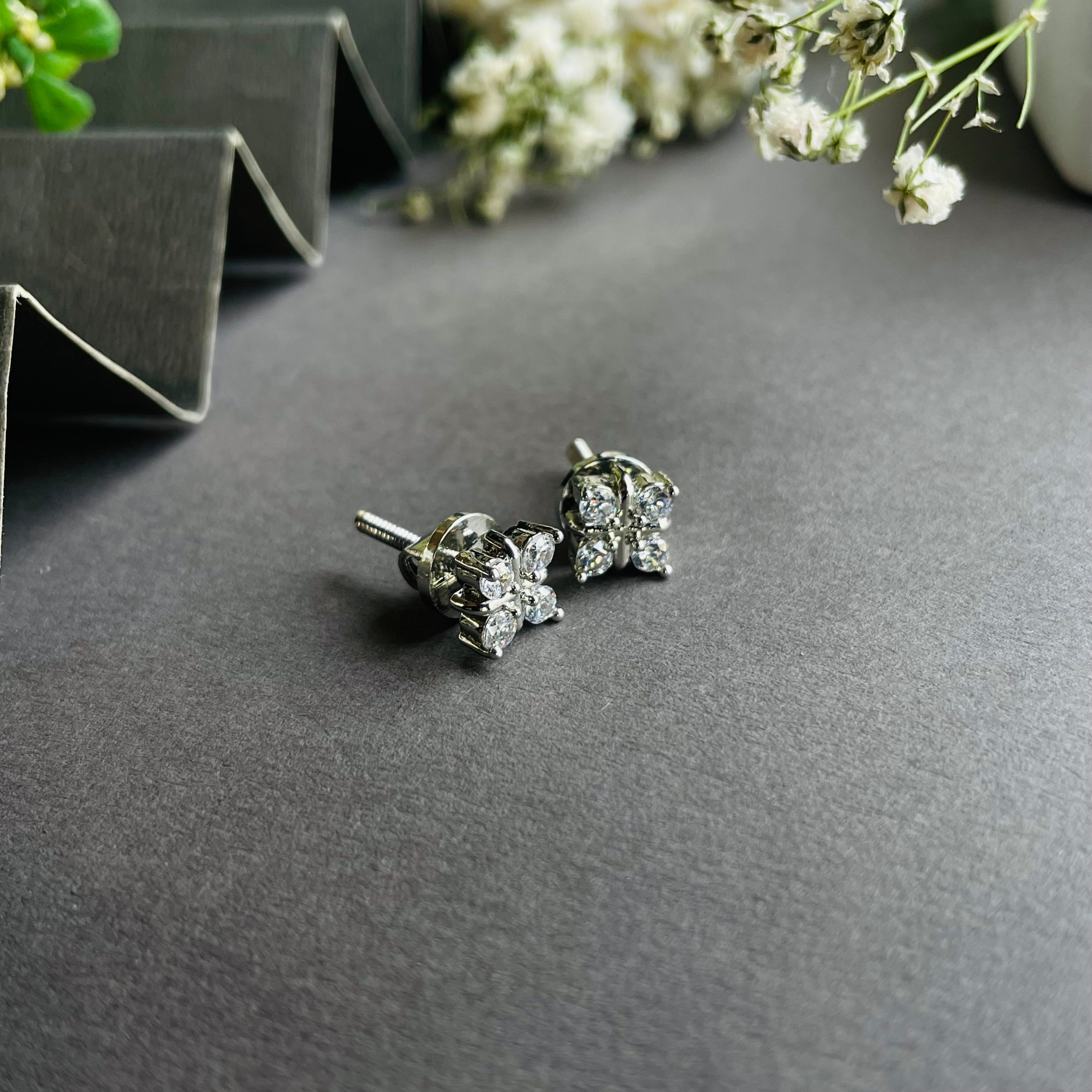 Ad Fifer studs