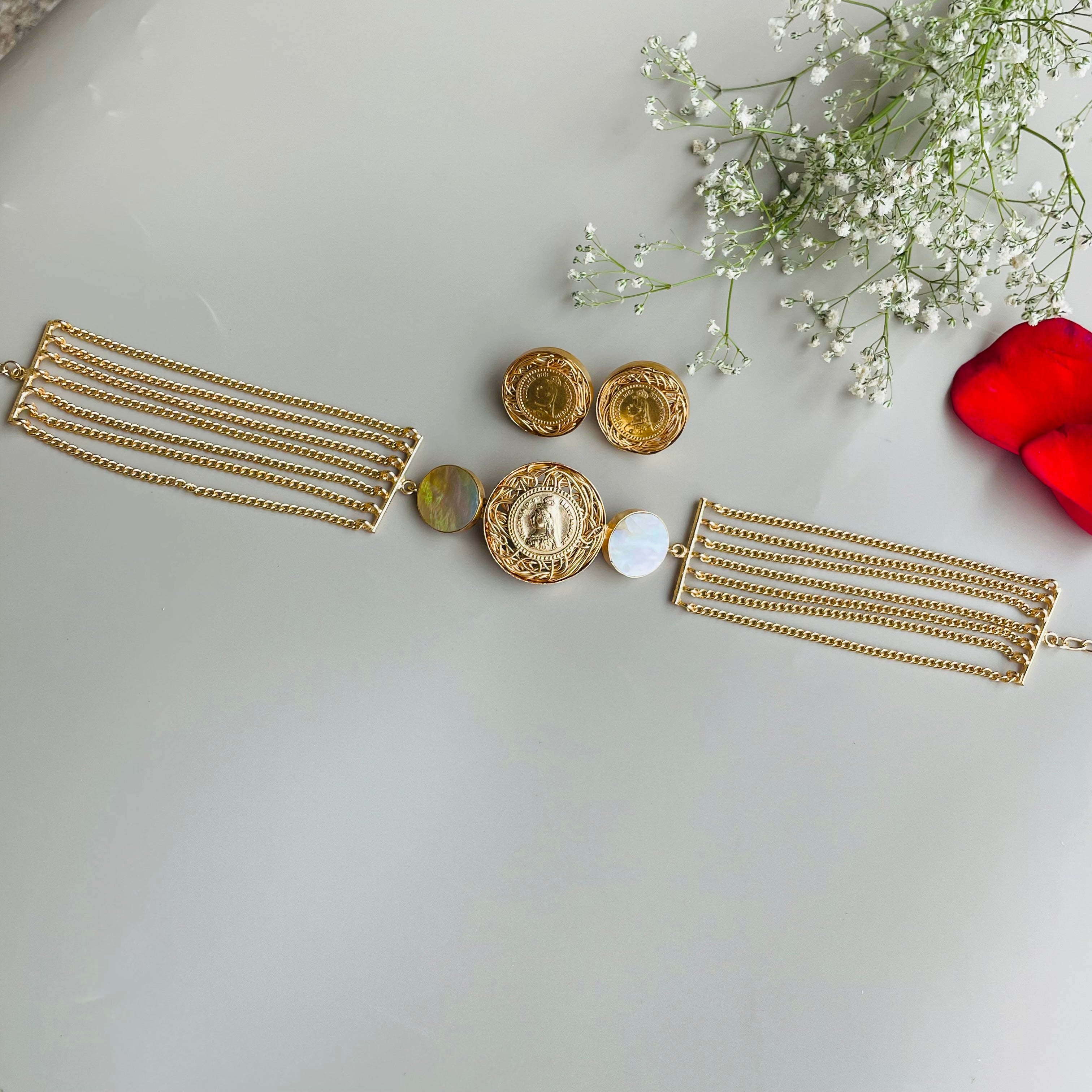 Layla Amaya gold choker