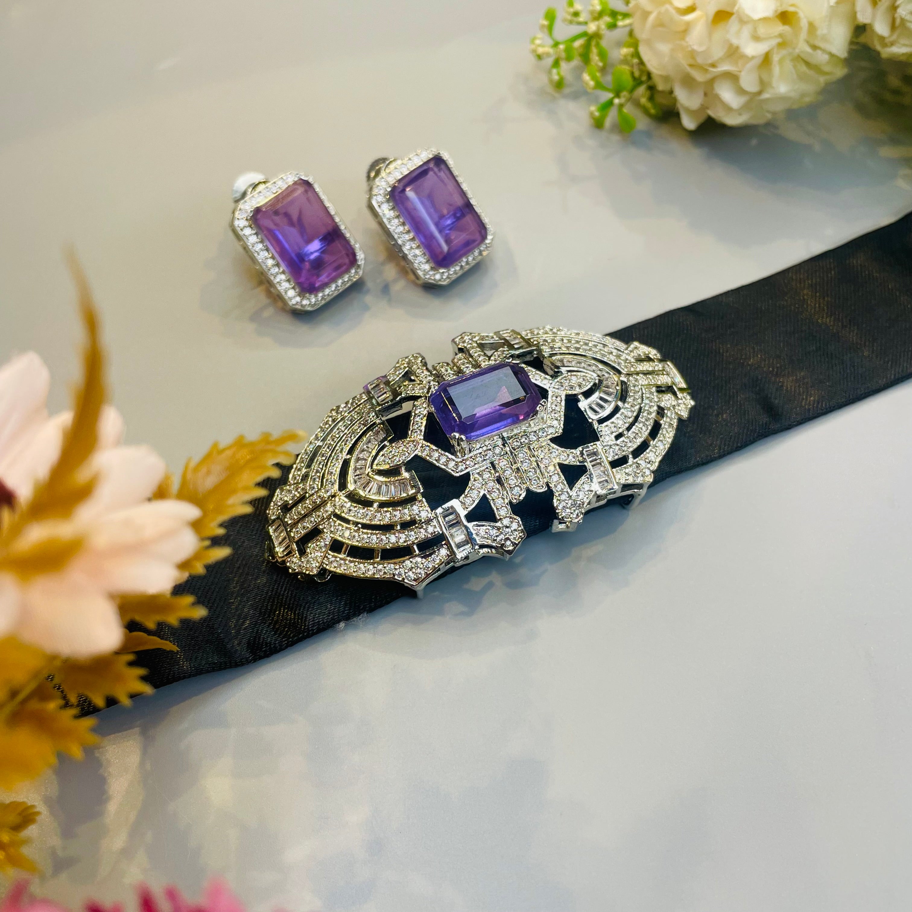 Ad Hanya Choker