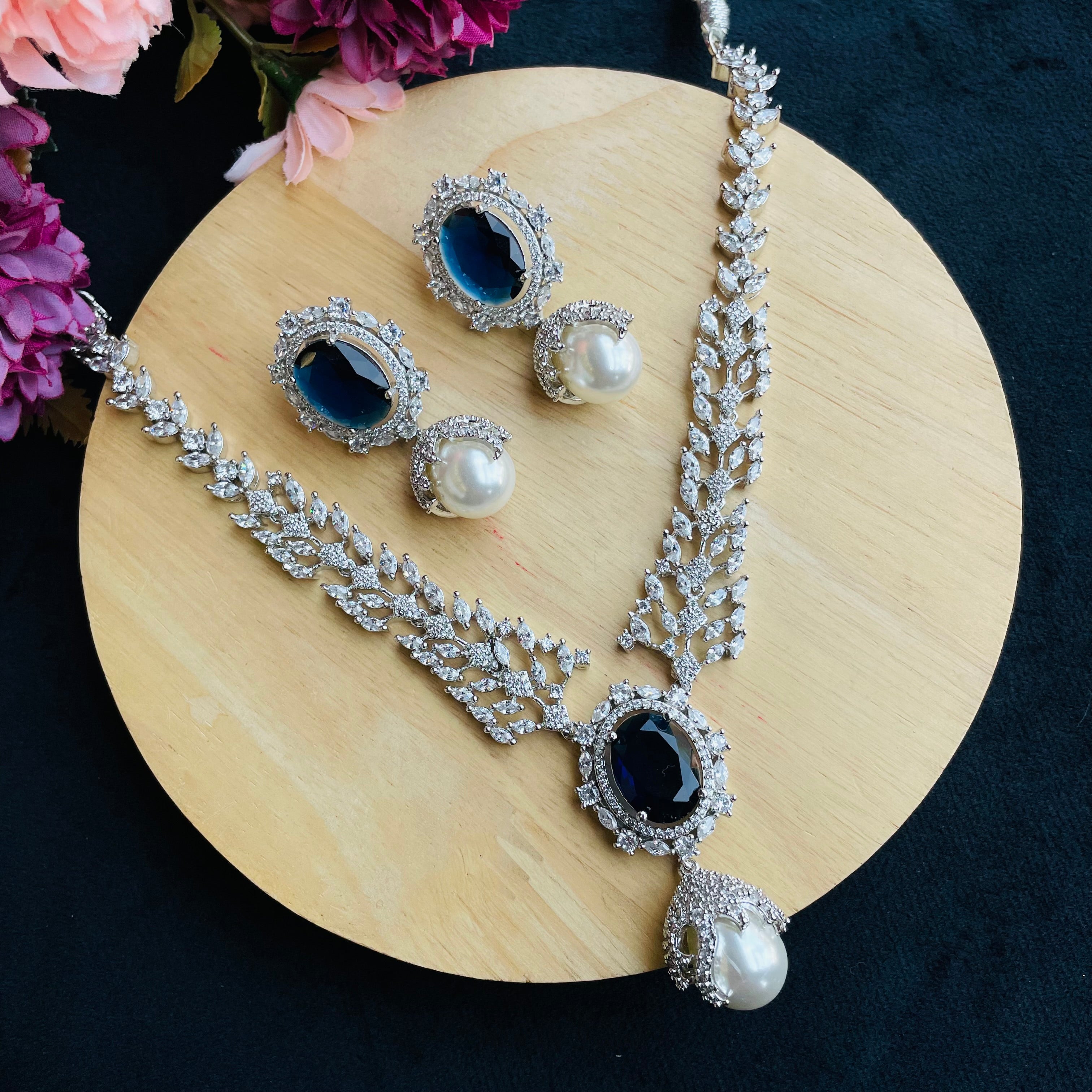 ayesha ad neckpiece