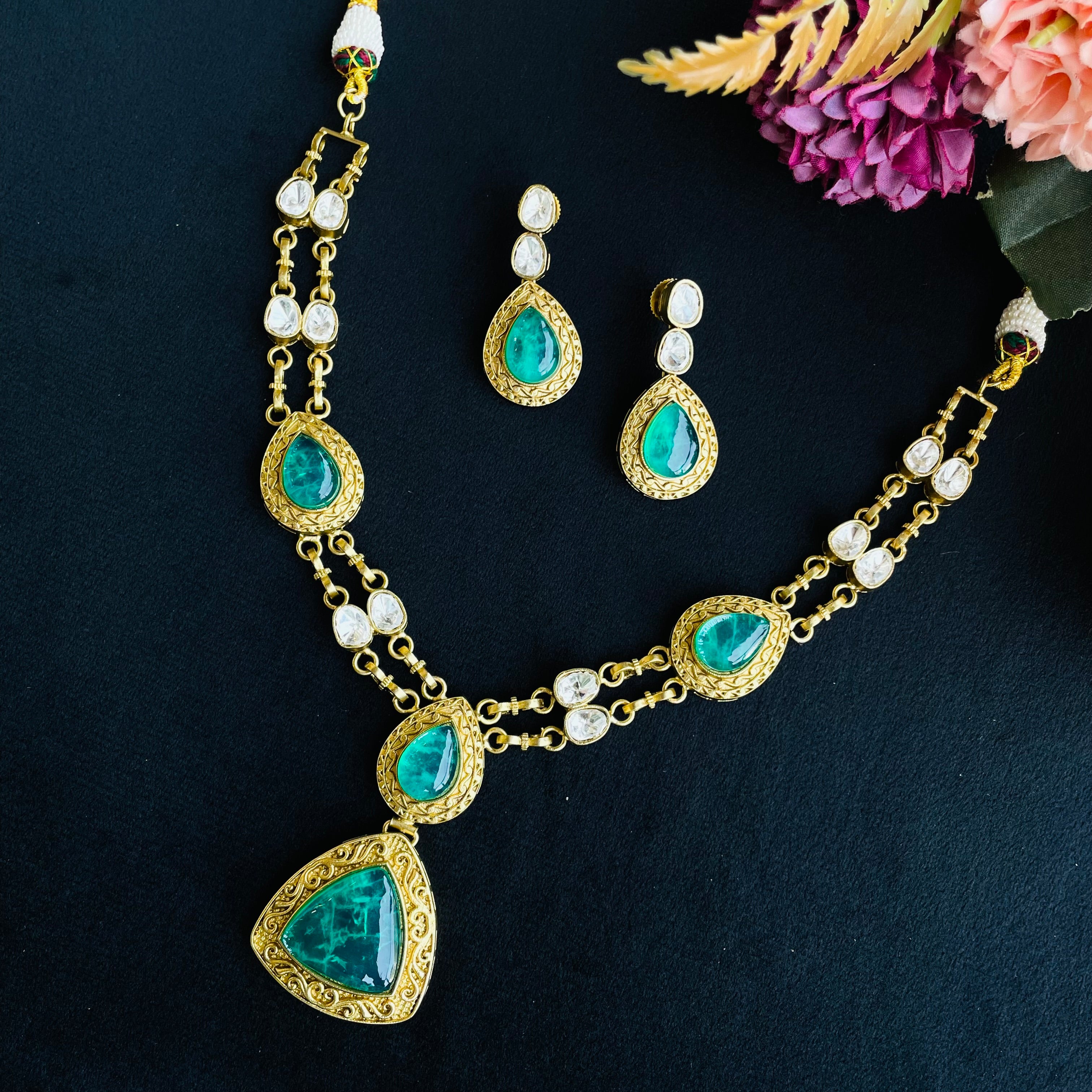 Nayaab Adhya Neckpiece