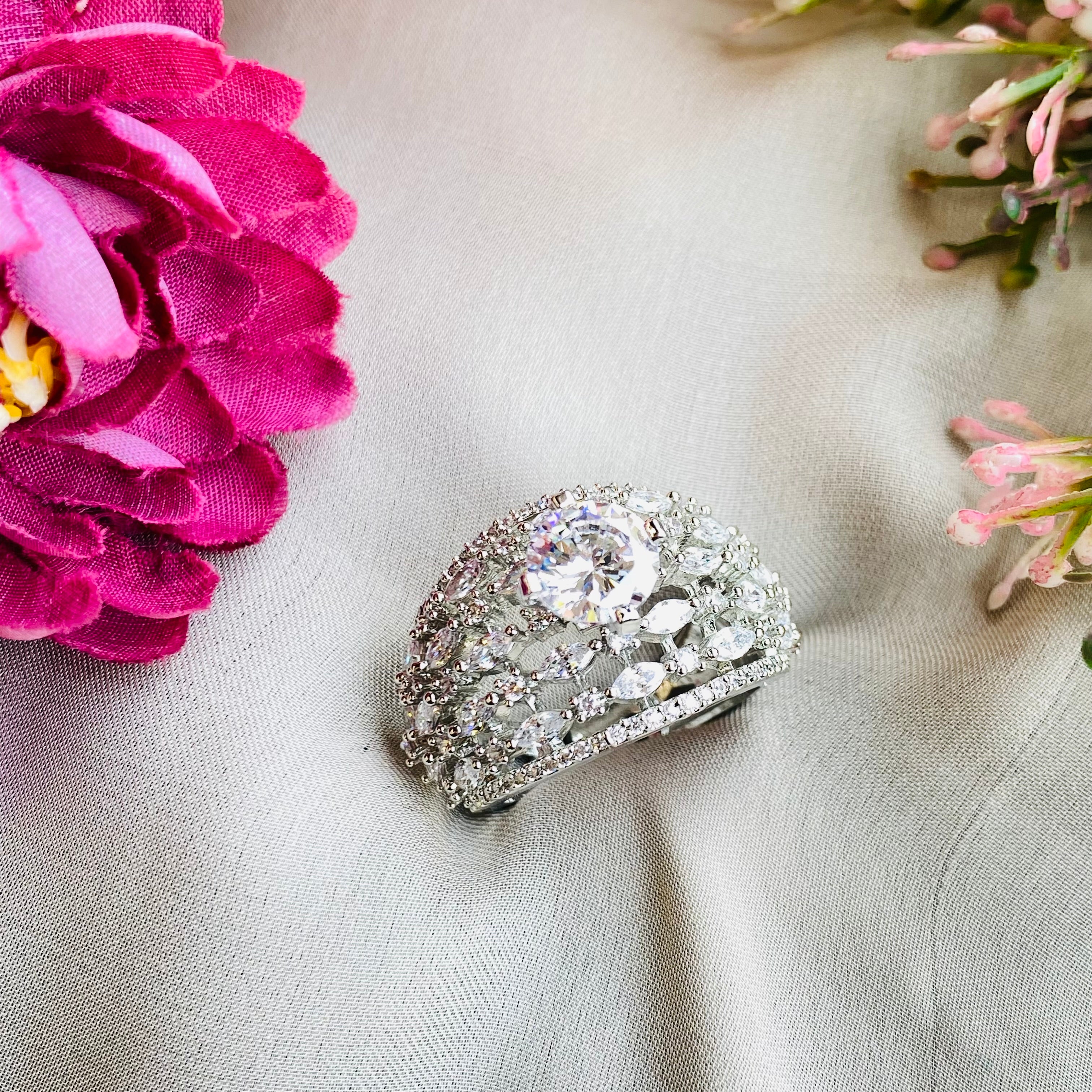 Ad Rhea ring adjustable