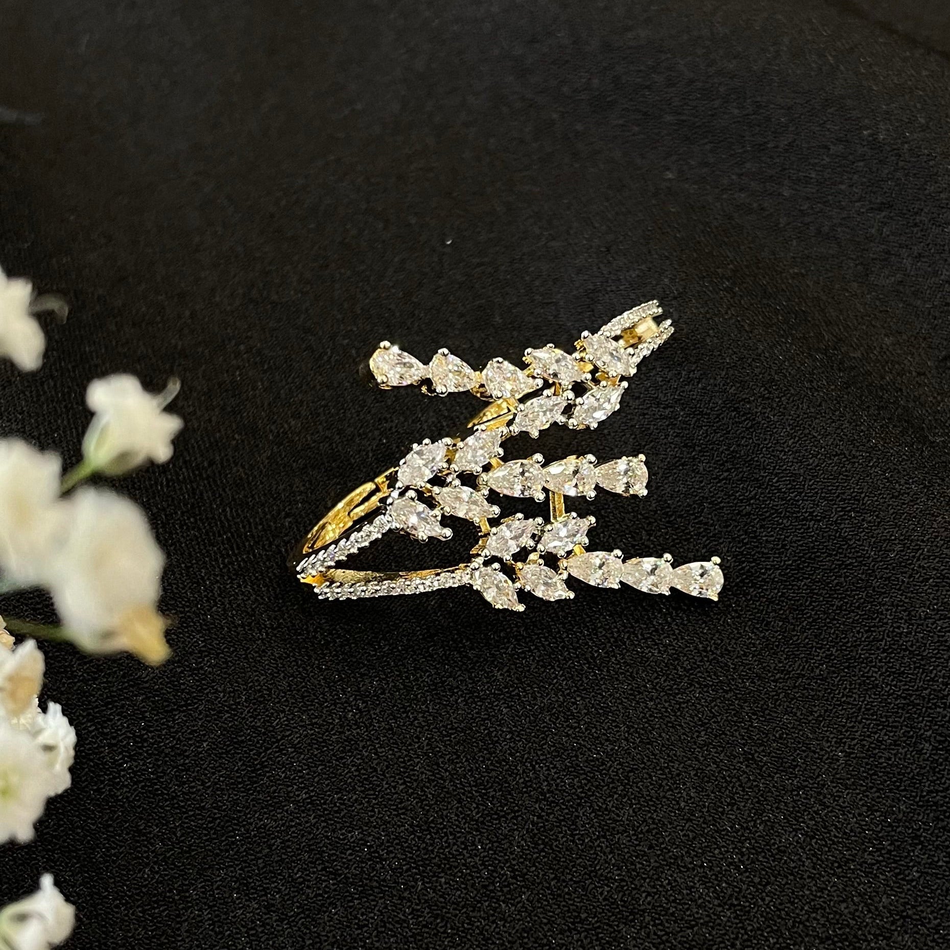 Ad Elara Leaf Ring