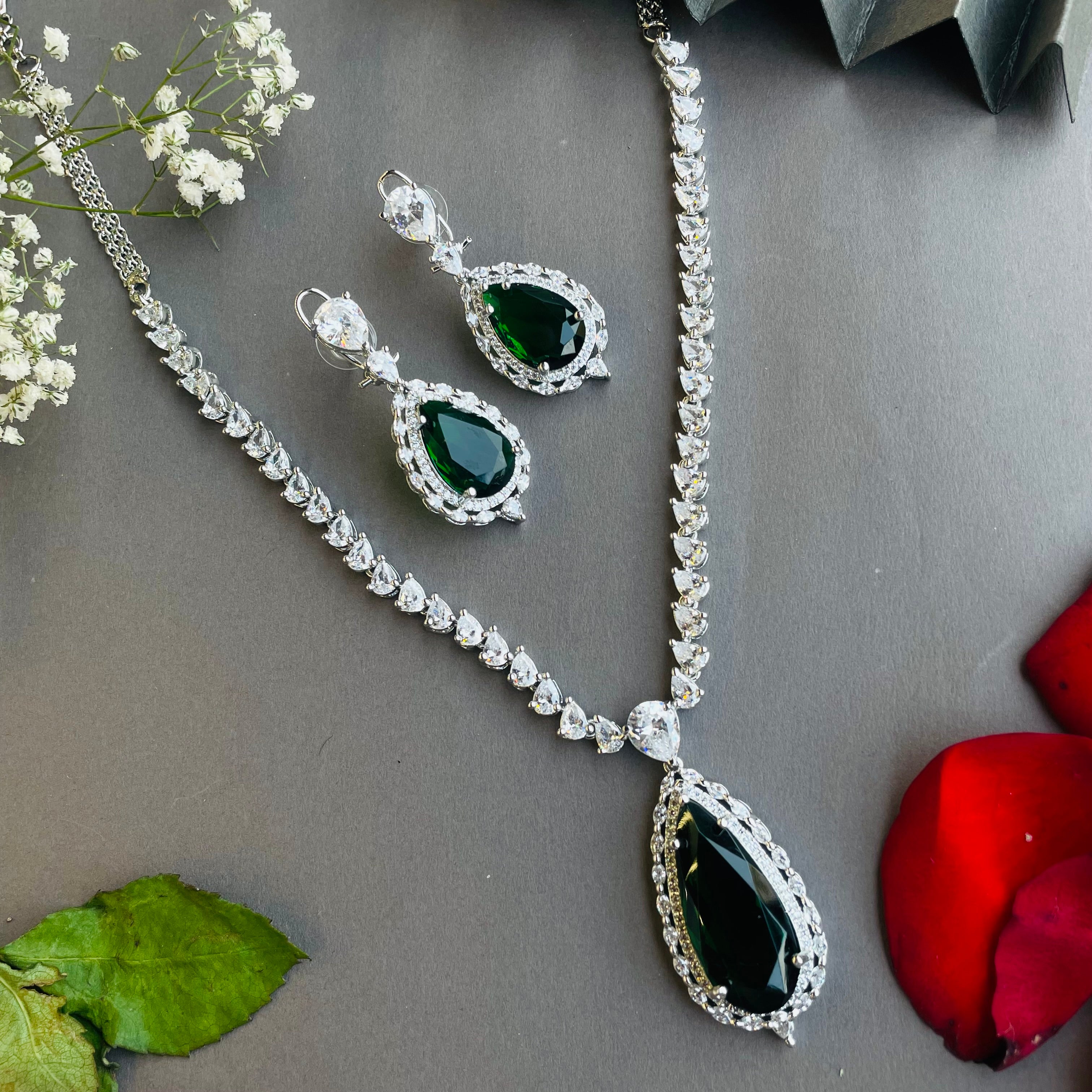 Ad zia Neckpiece with ring