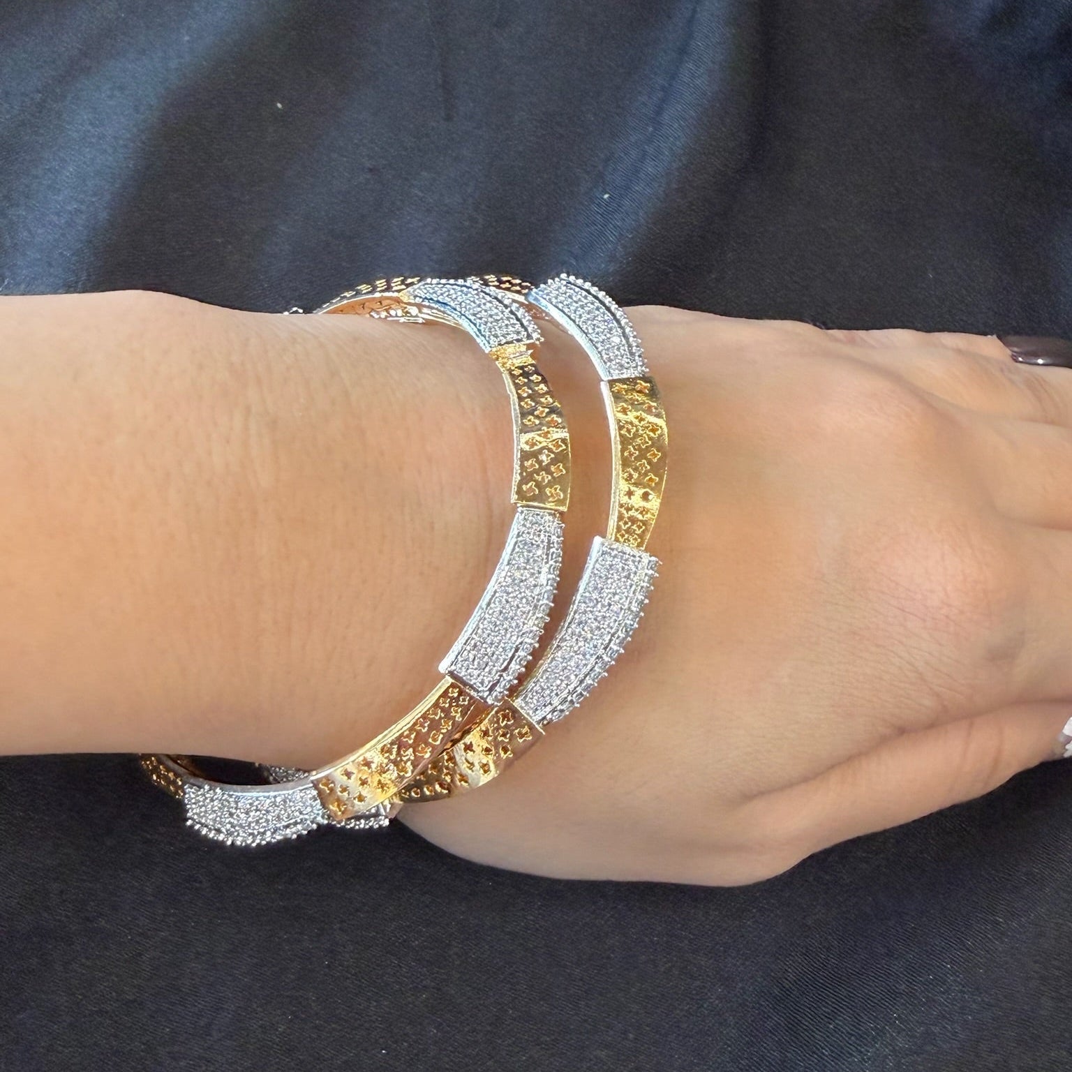 AD Elina Bangles