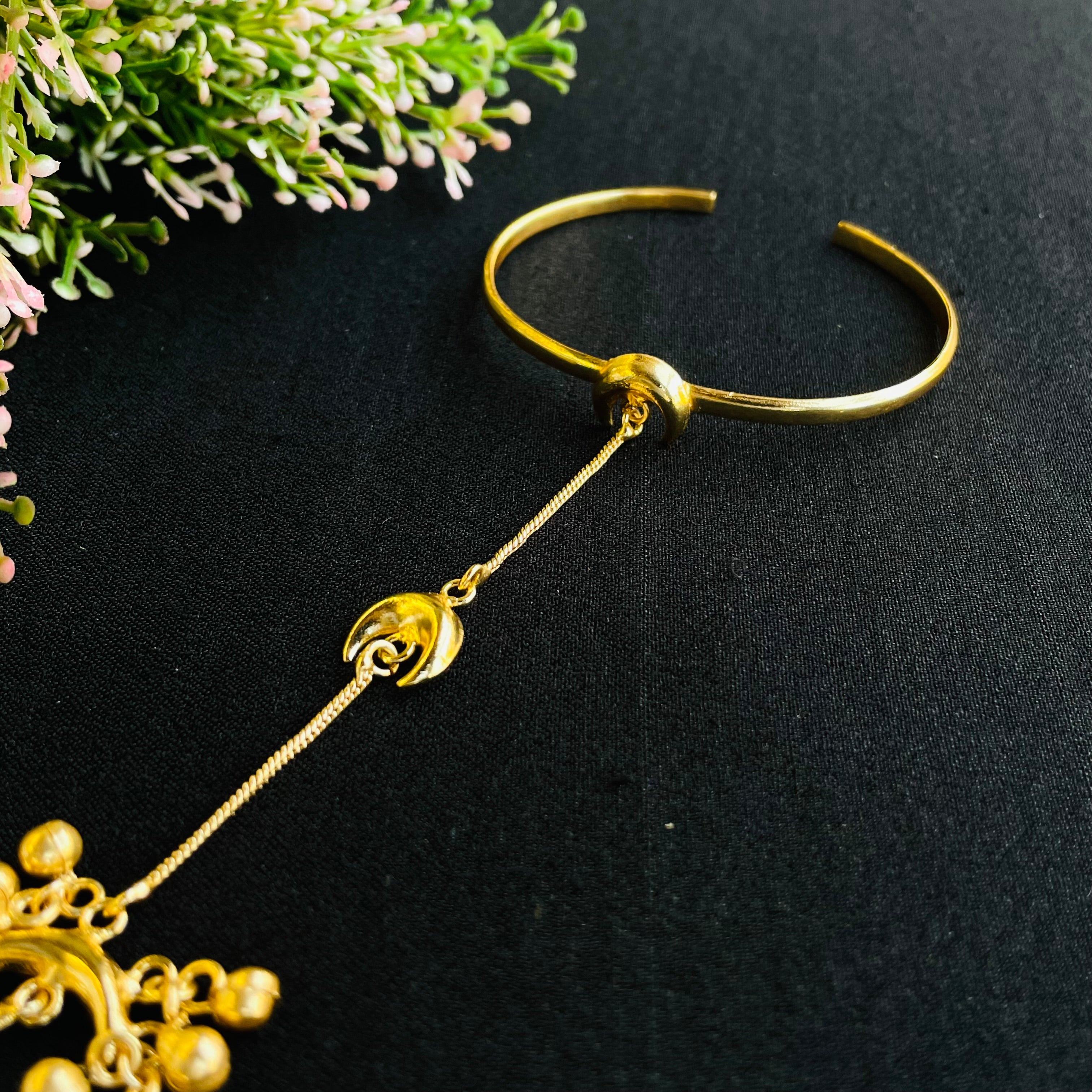 Nayaab Kriti Hathphol