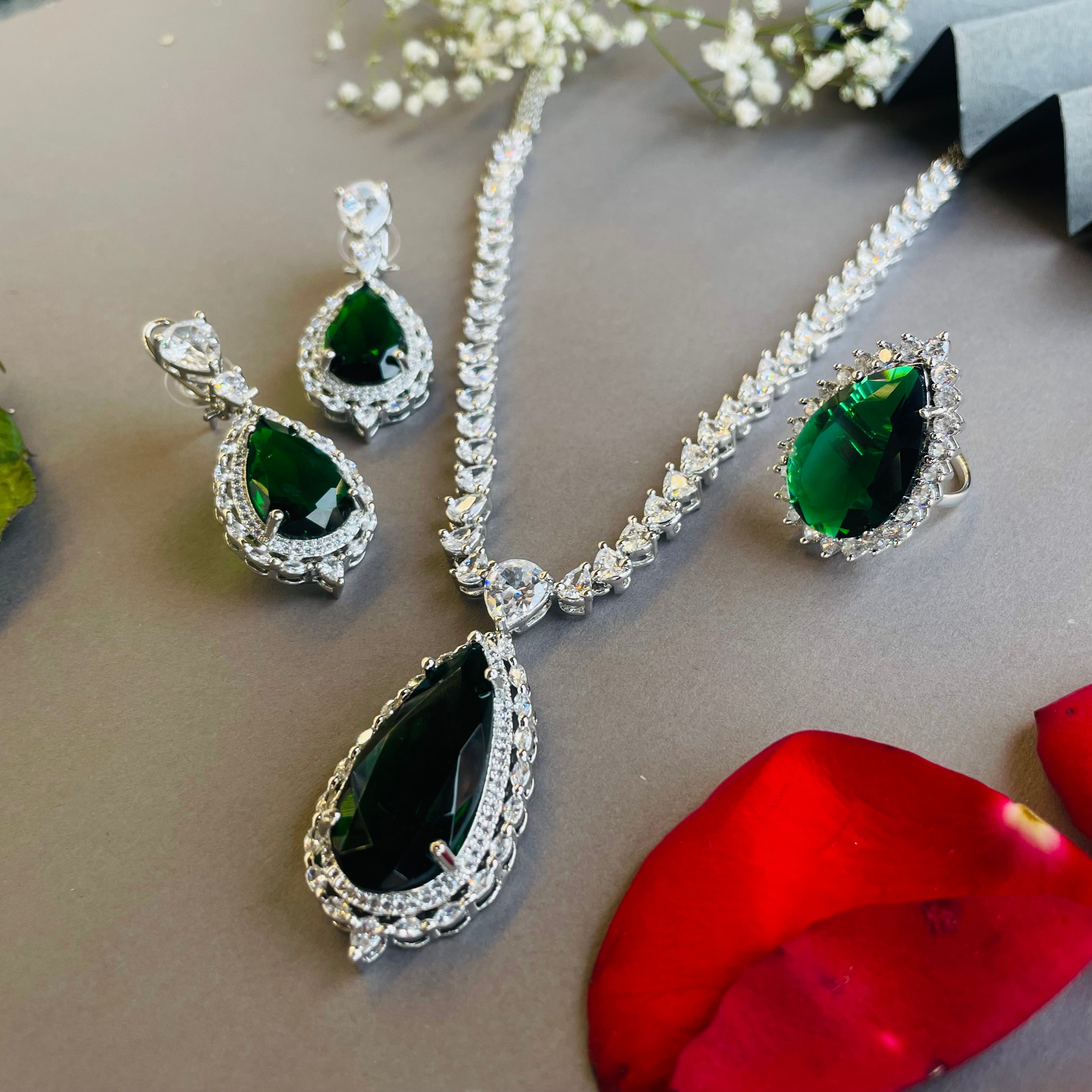 Ad zia Neckpiece with ring