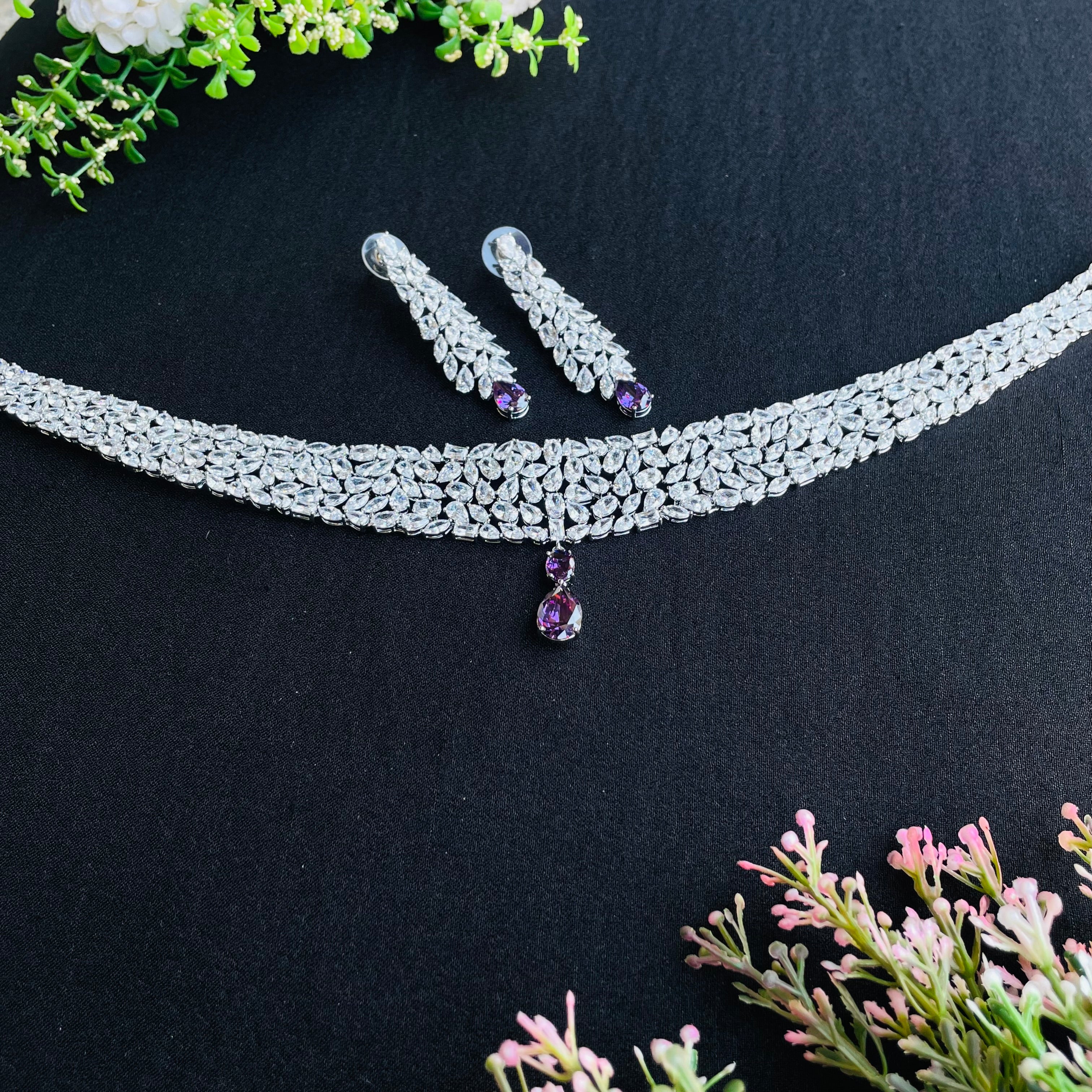 Ad Molly Choker