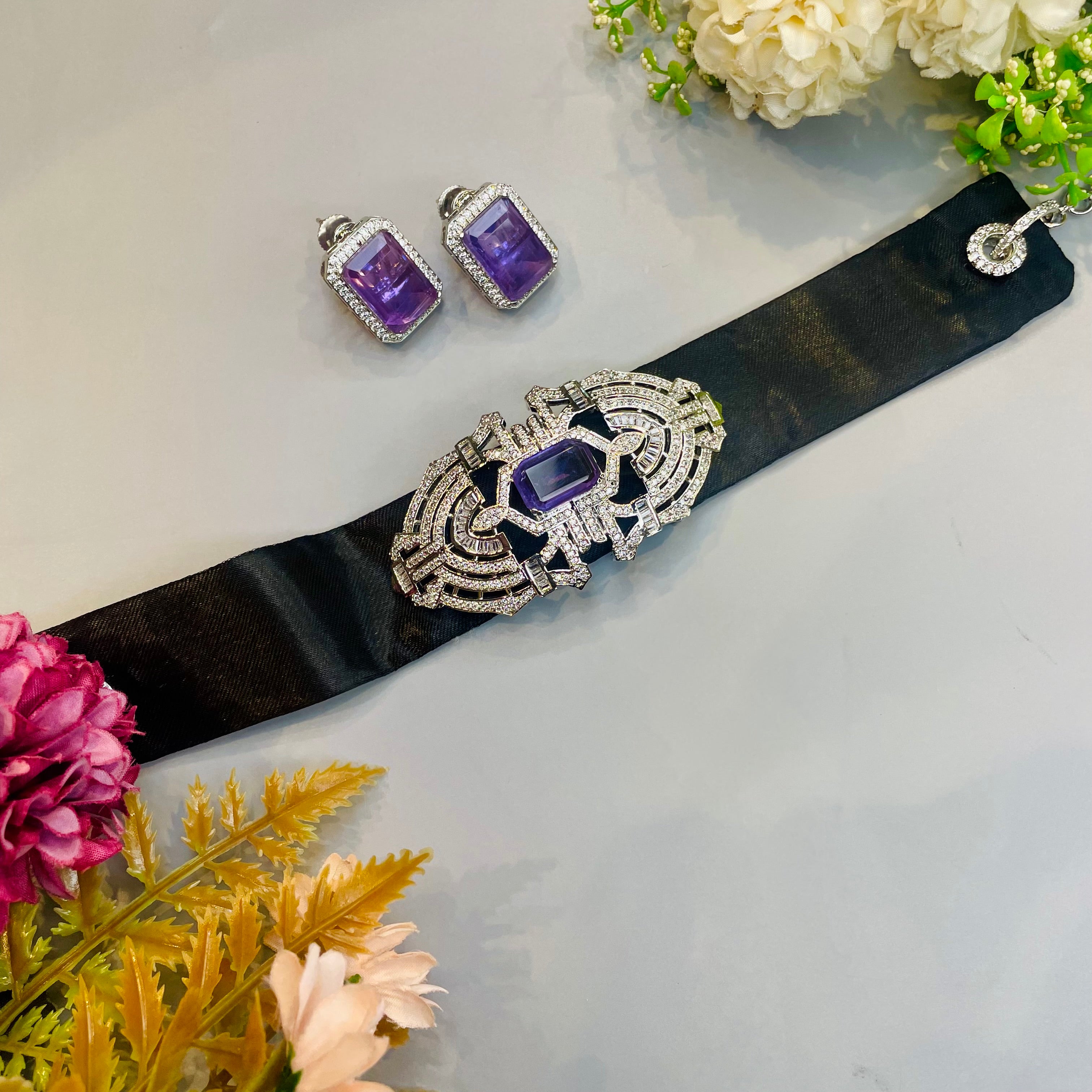 Ad Hanya Choker
