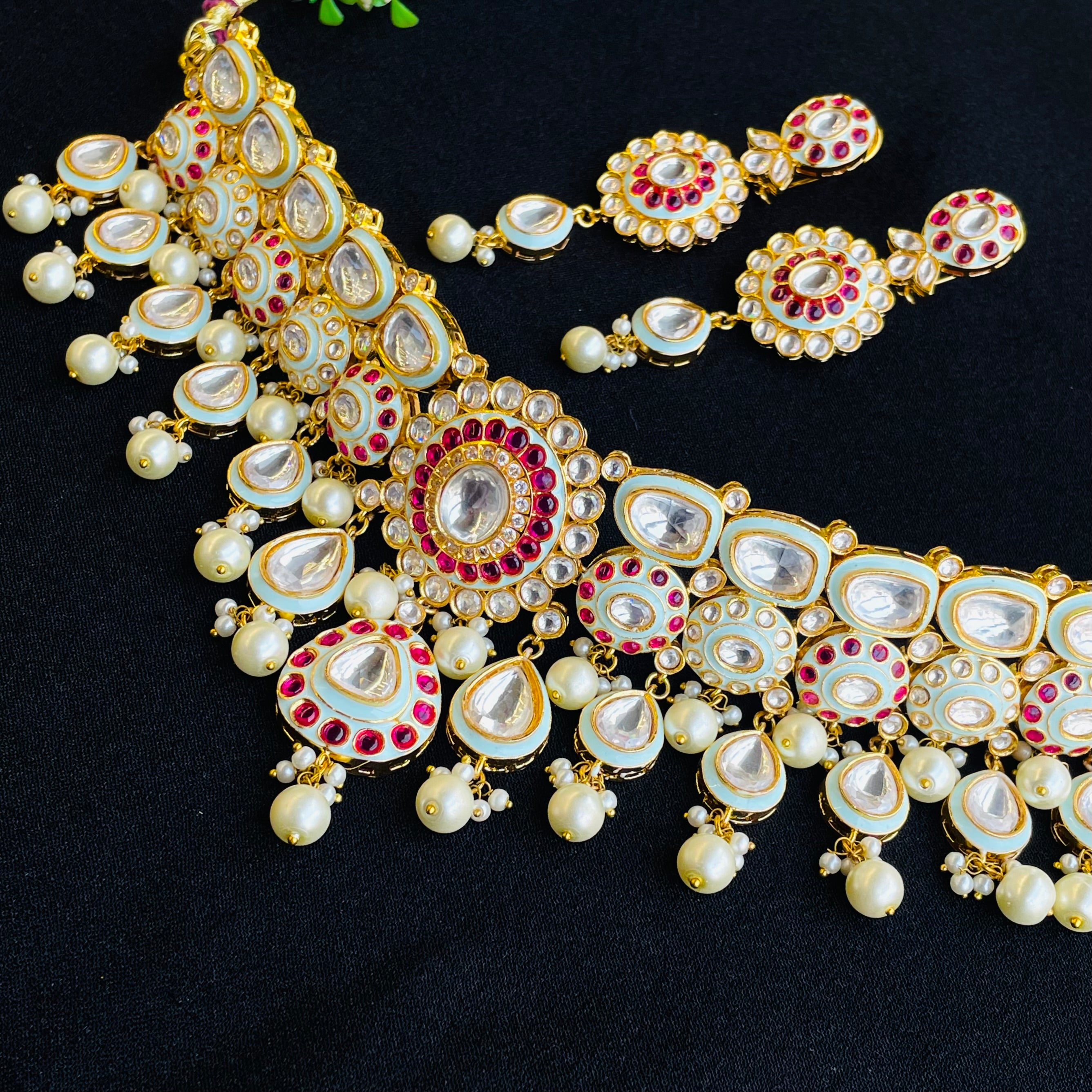 Nayaab Zoiya Neckpiece