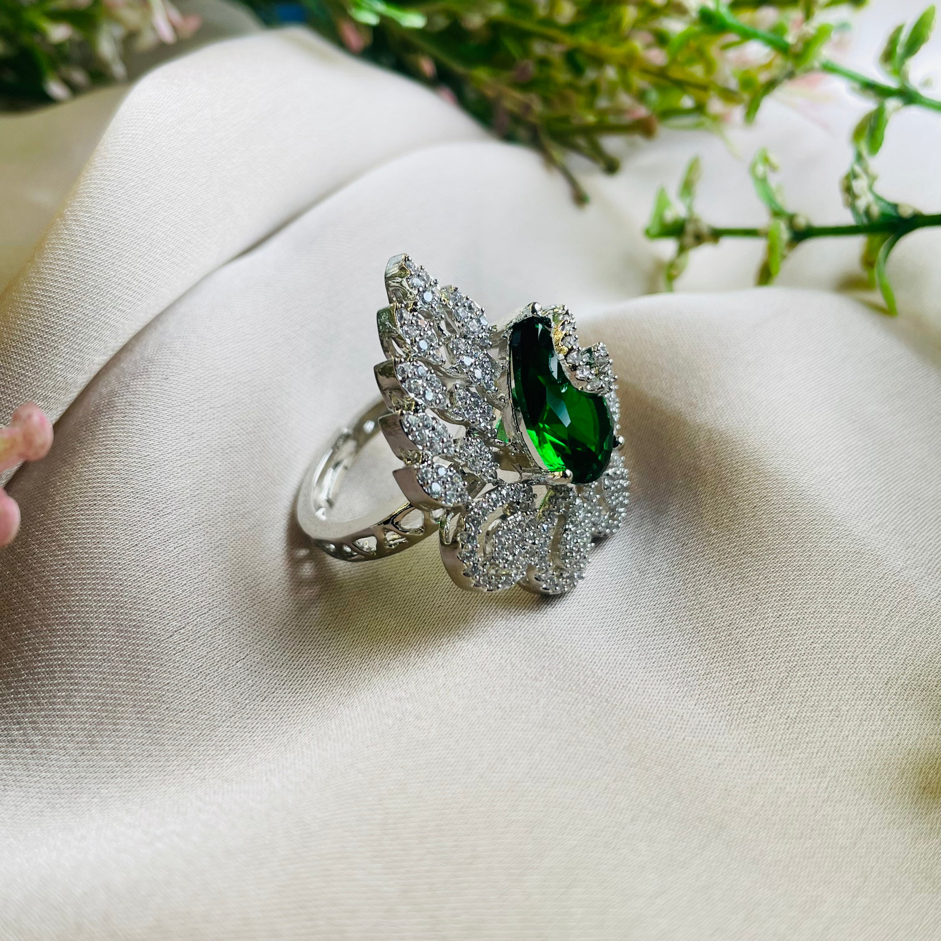 Ad kitty ring-adjustable