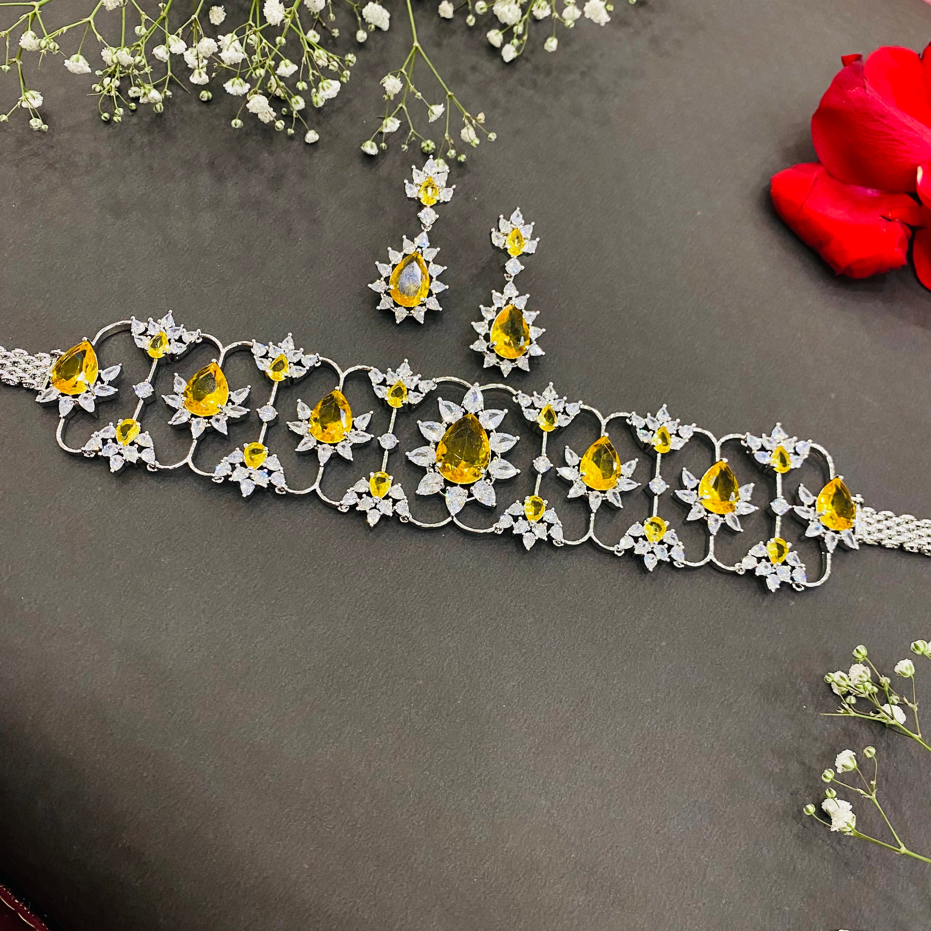 Ad Mira choker