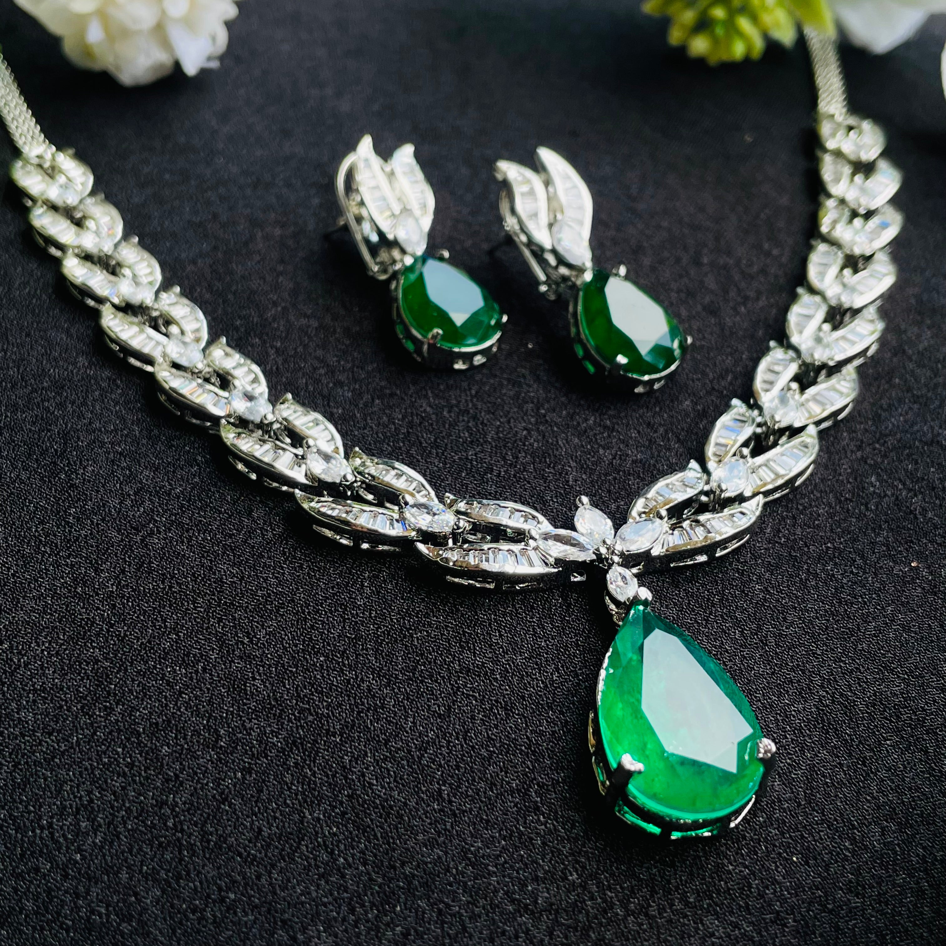 Ad Amelia Neckpiece