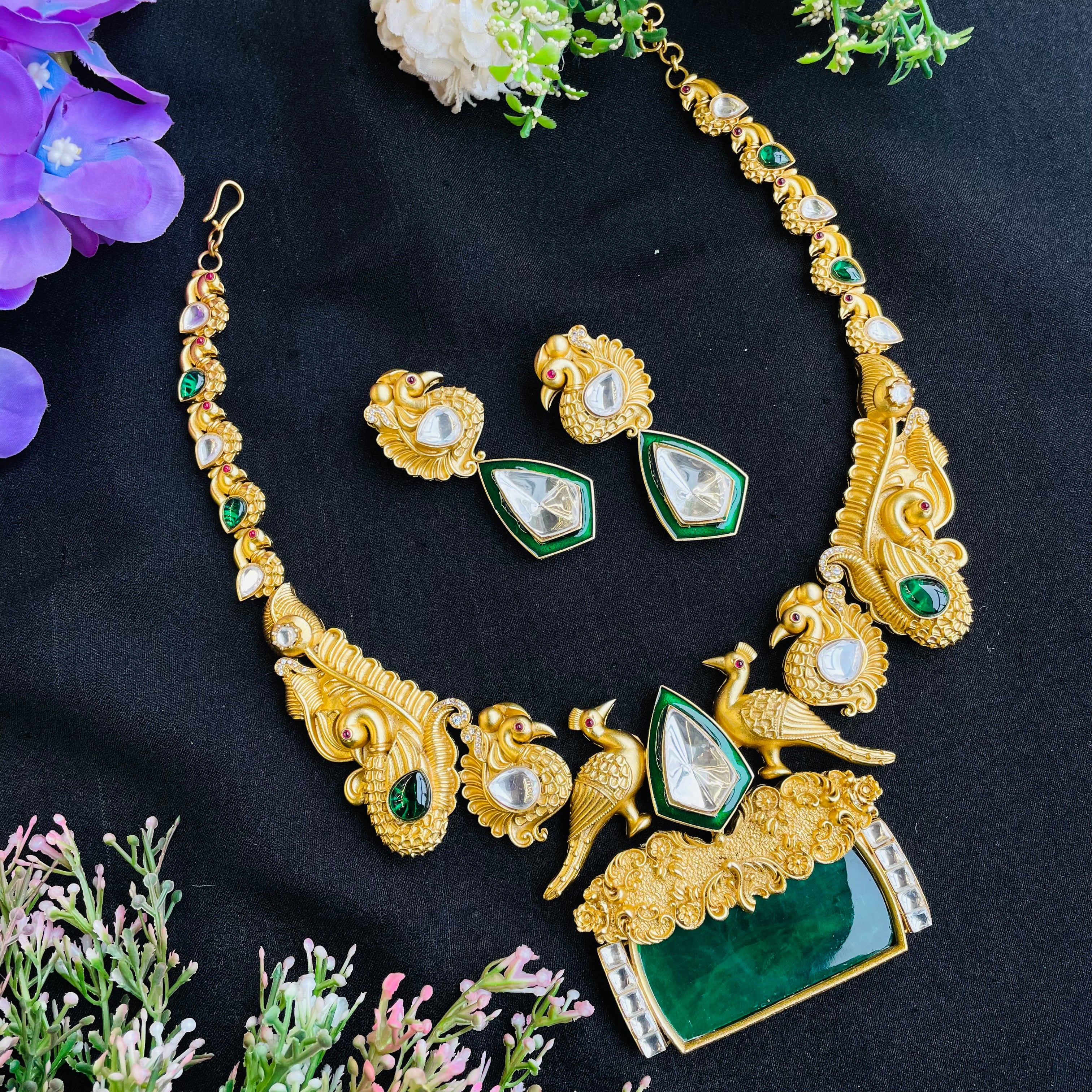 Nayaab ziya Neckpiece