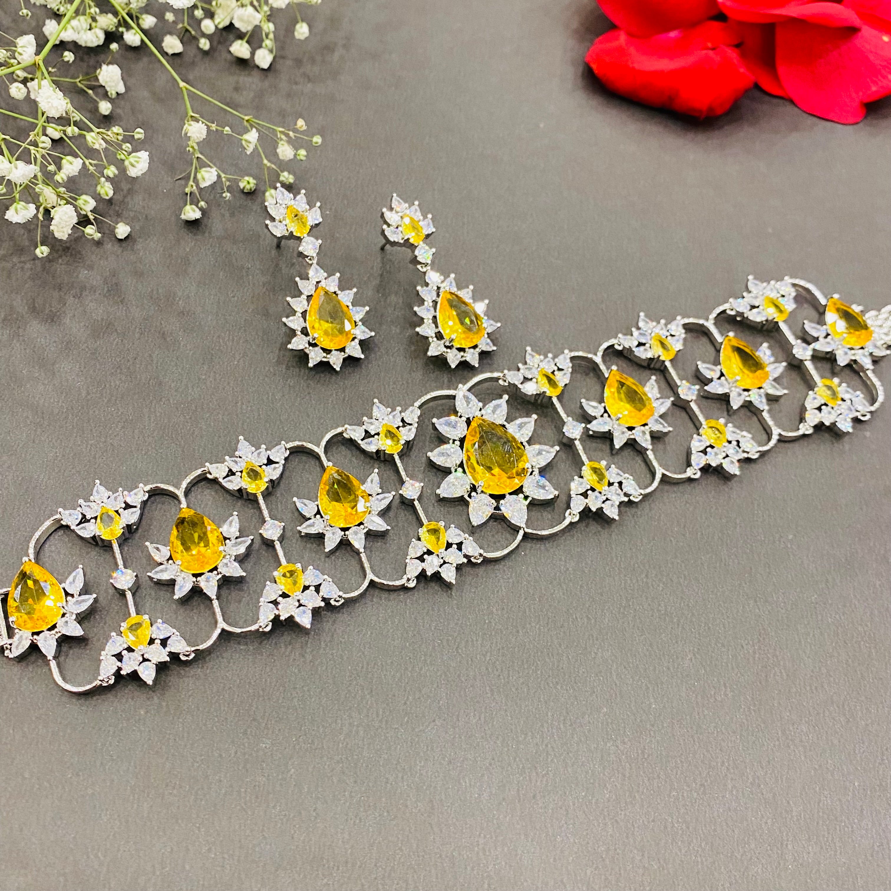 Ad Mira choker