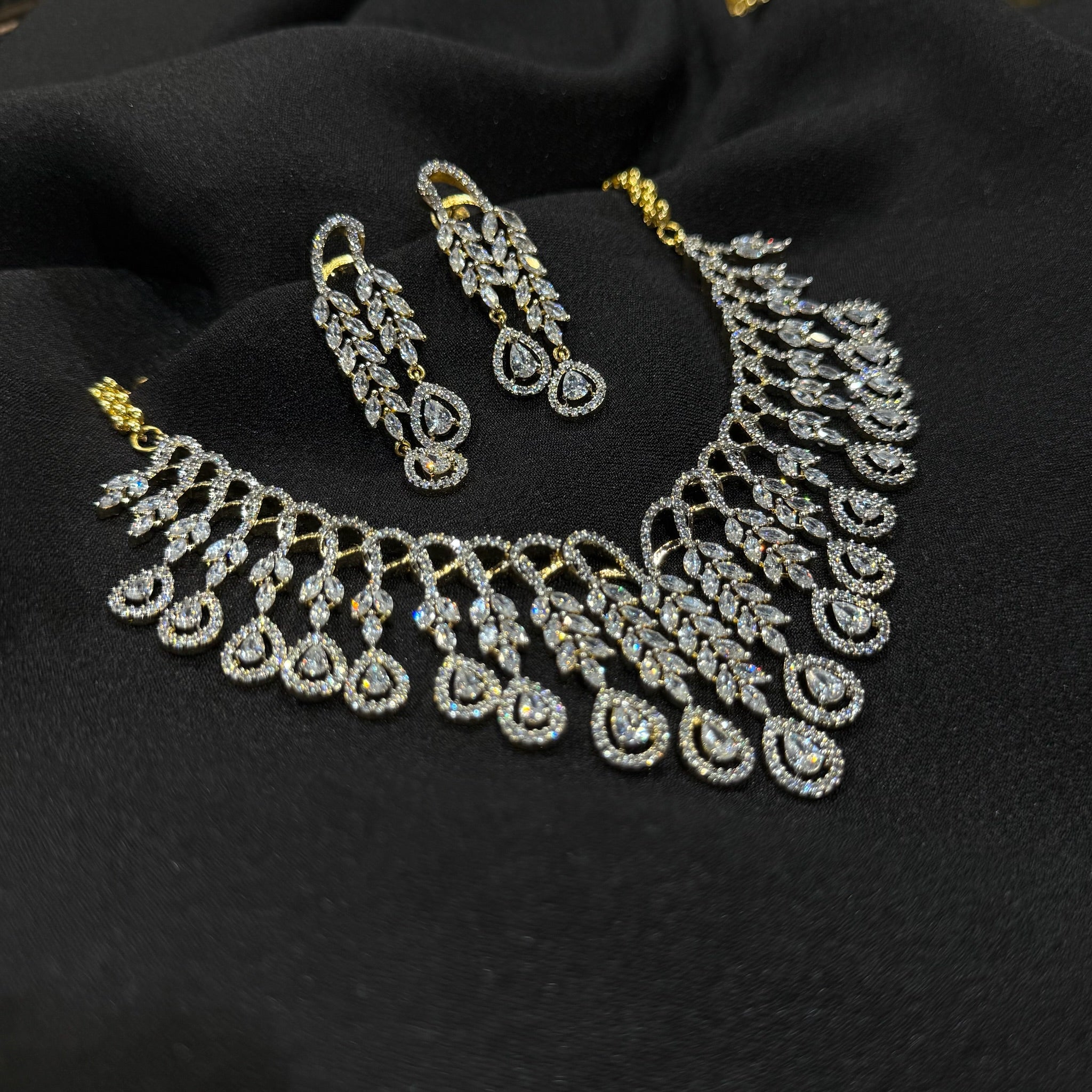 AD Amara Neckpiece