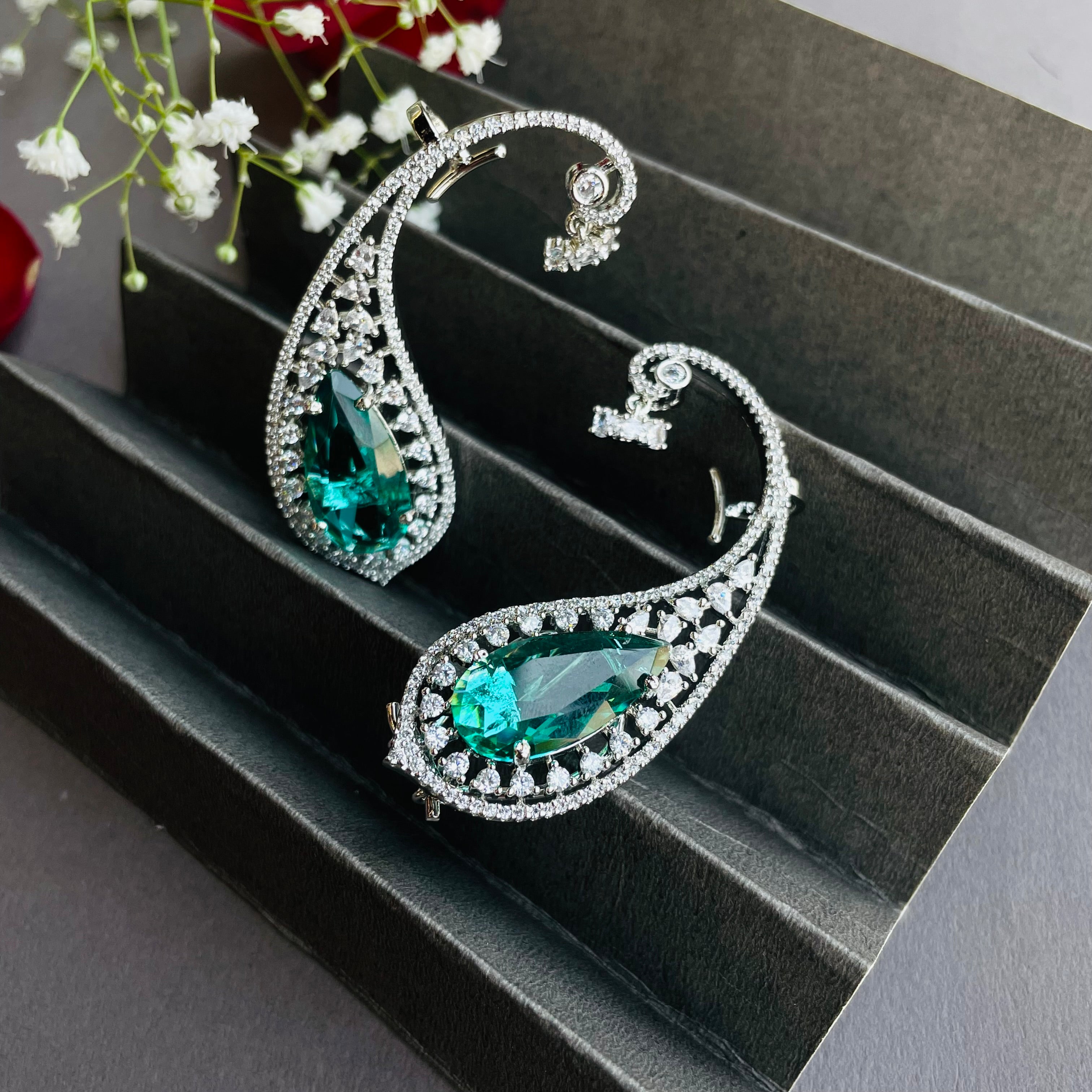 Ad Lillian earcuff