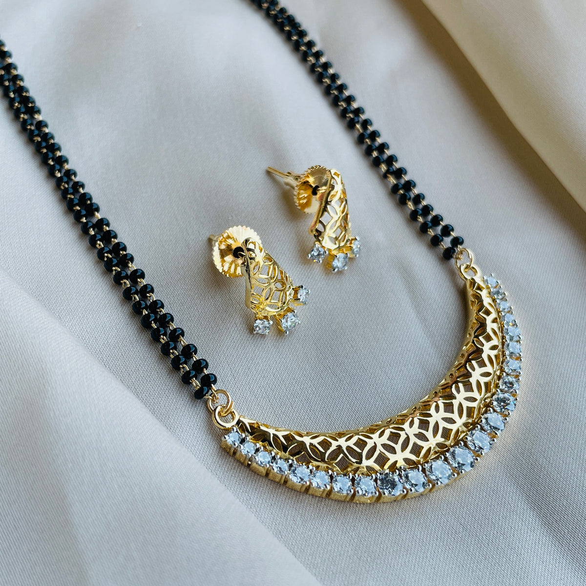 Meherika Gold Mangalsutra