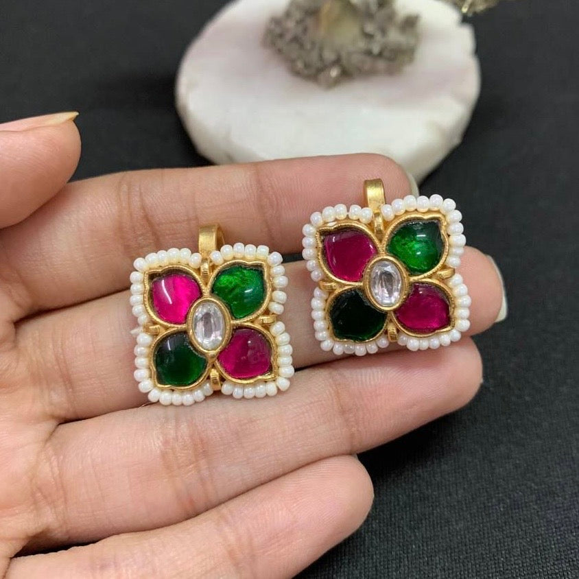 Nayaab Rose Earclip