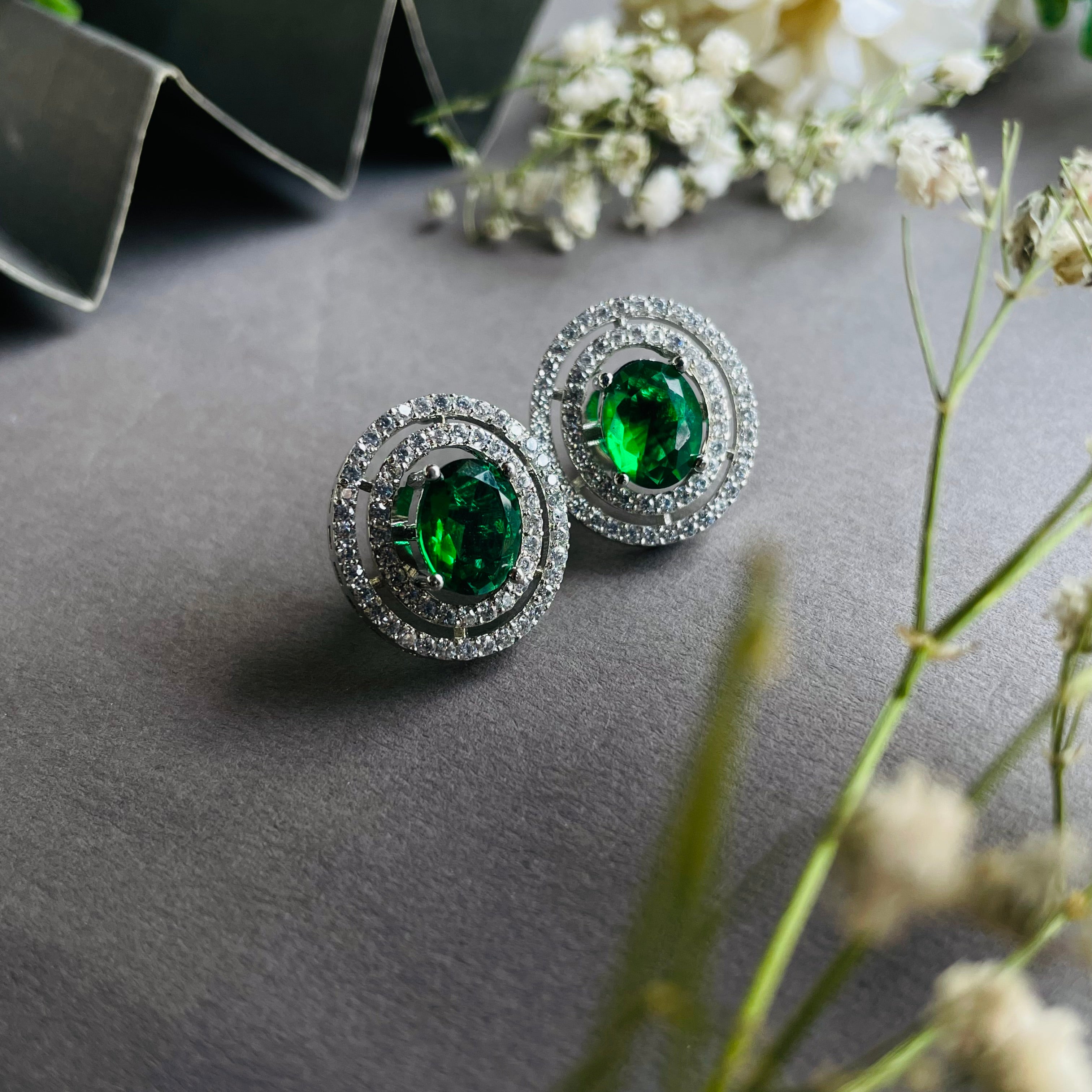 Ad Elaine studs colour changeable