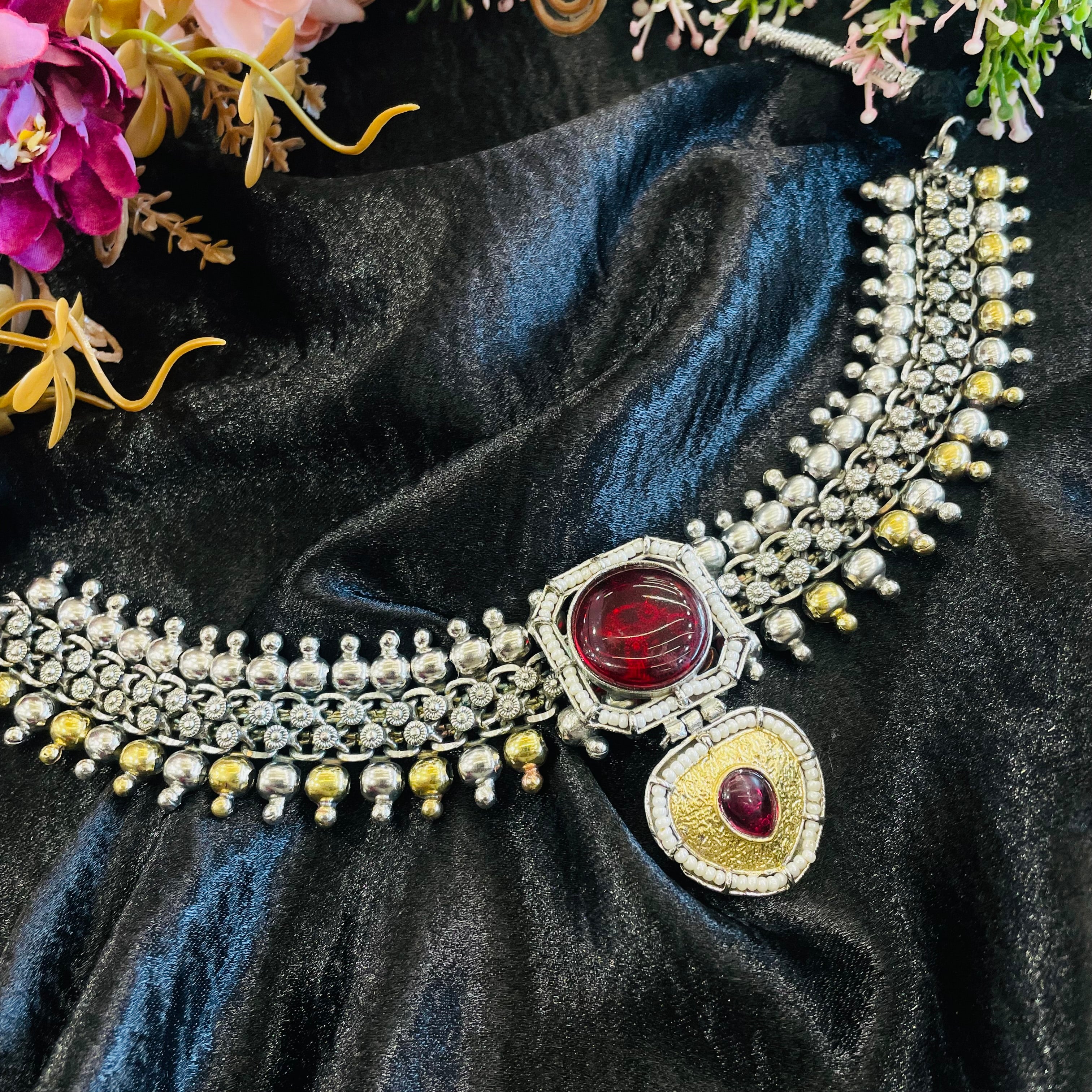 Inara Bella neckpiece