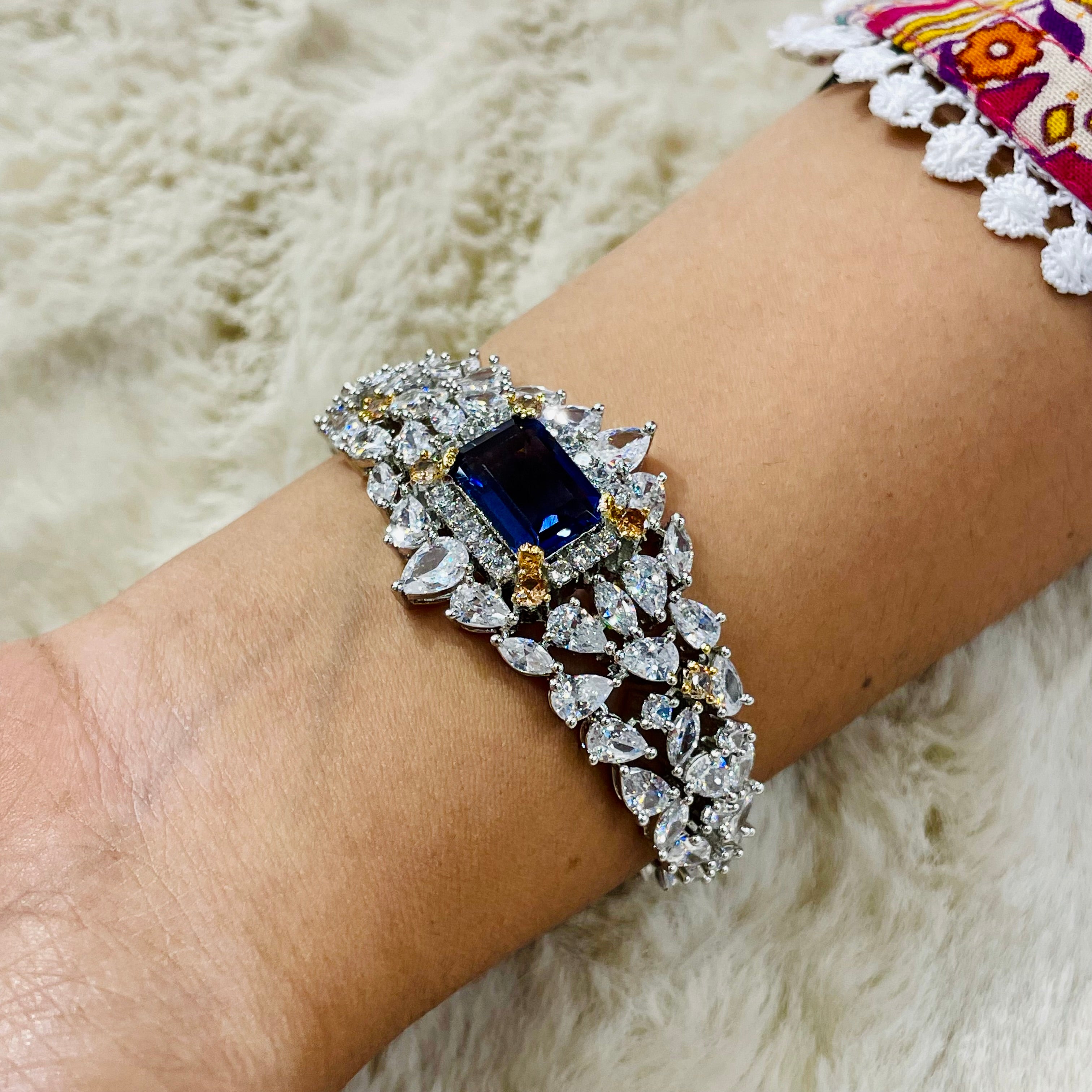Aria ad bracelet