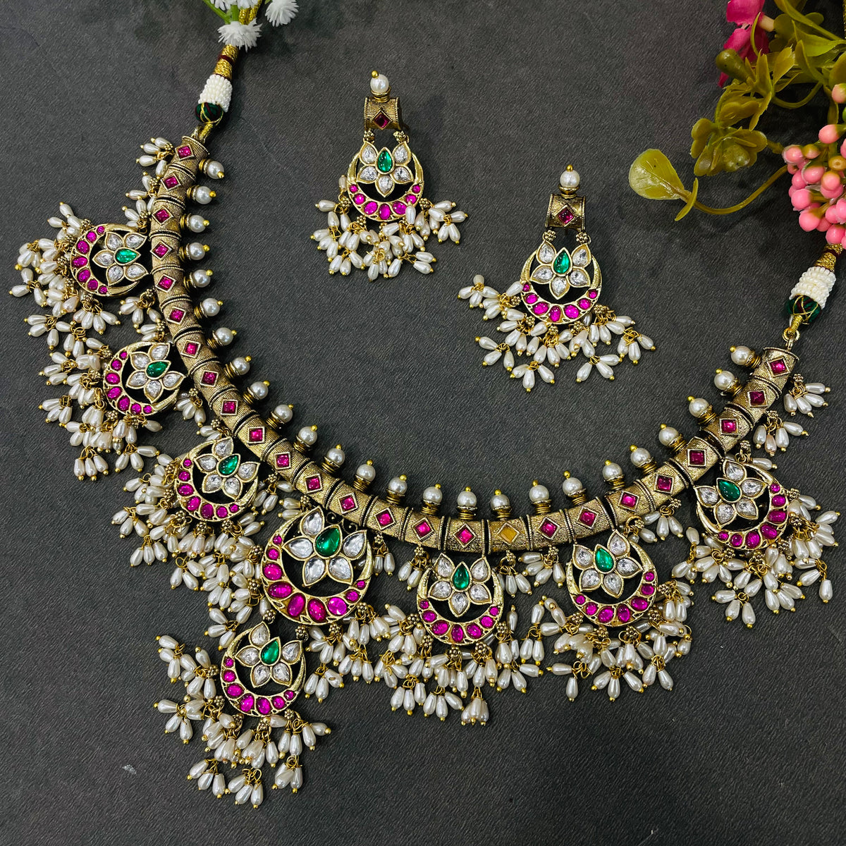 Rajvalli Neckpiece