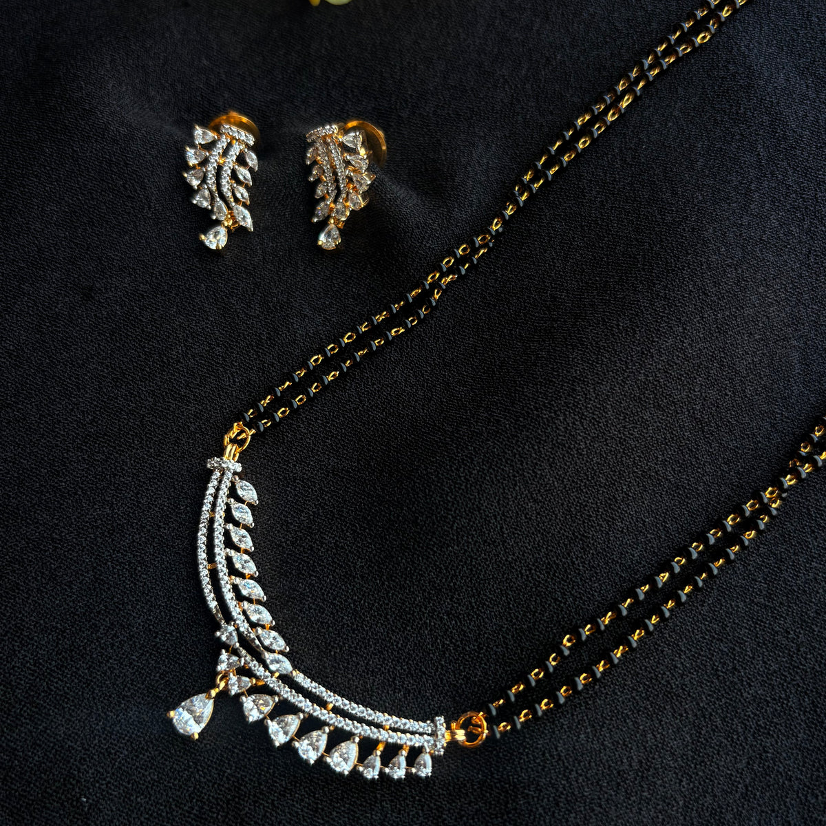 Iraaya Leaf Mangalsutra