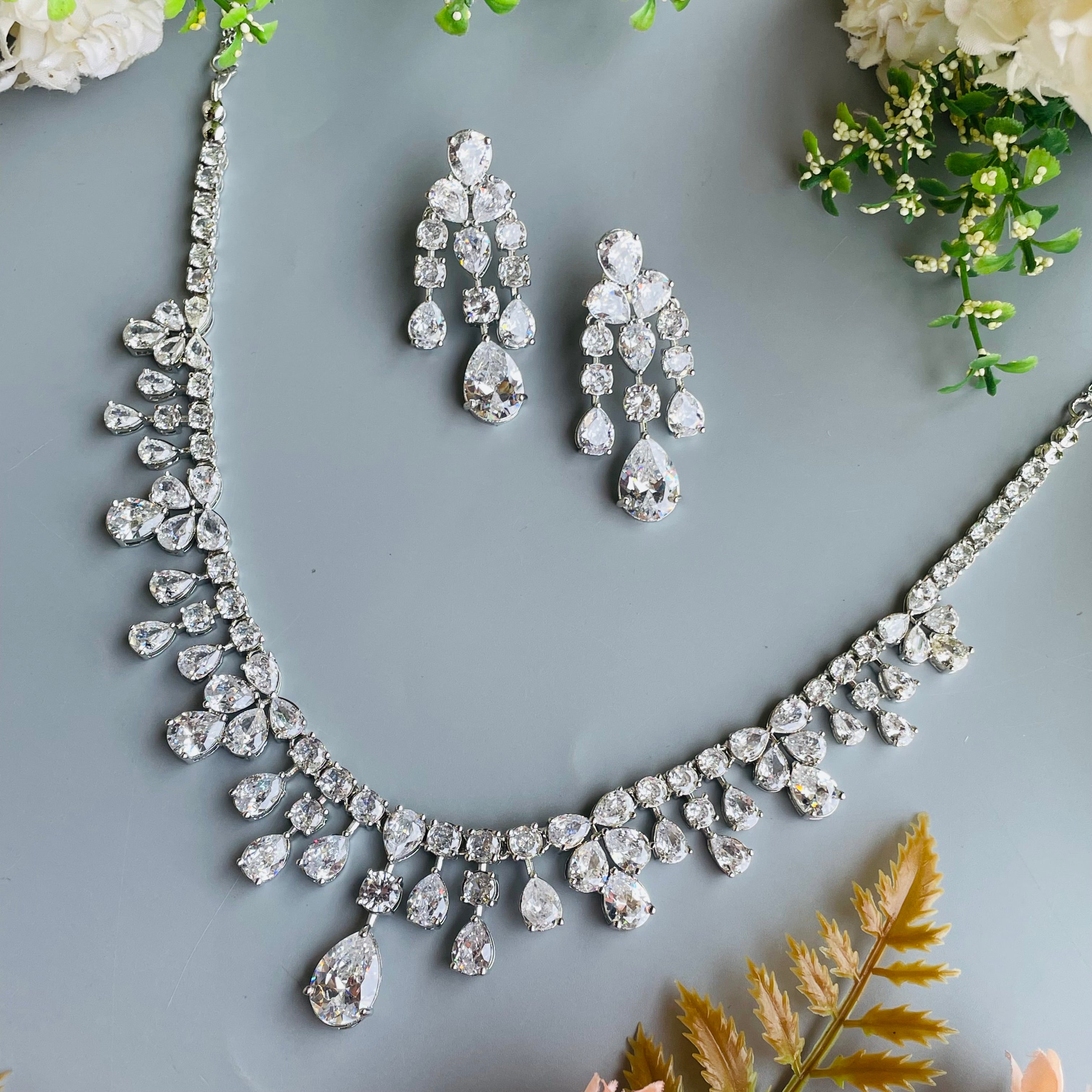 Ad Luna Neckpiece