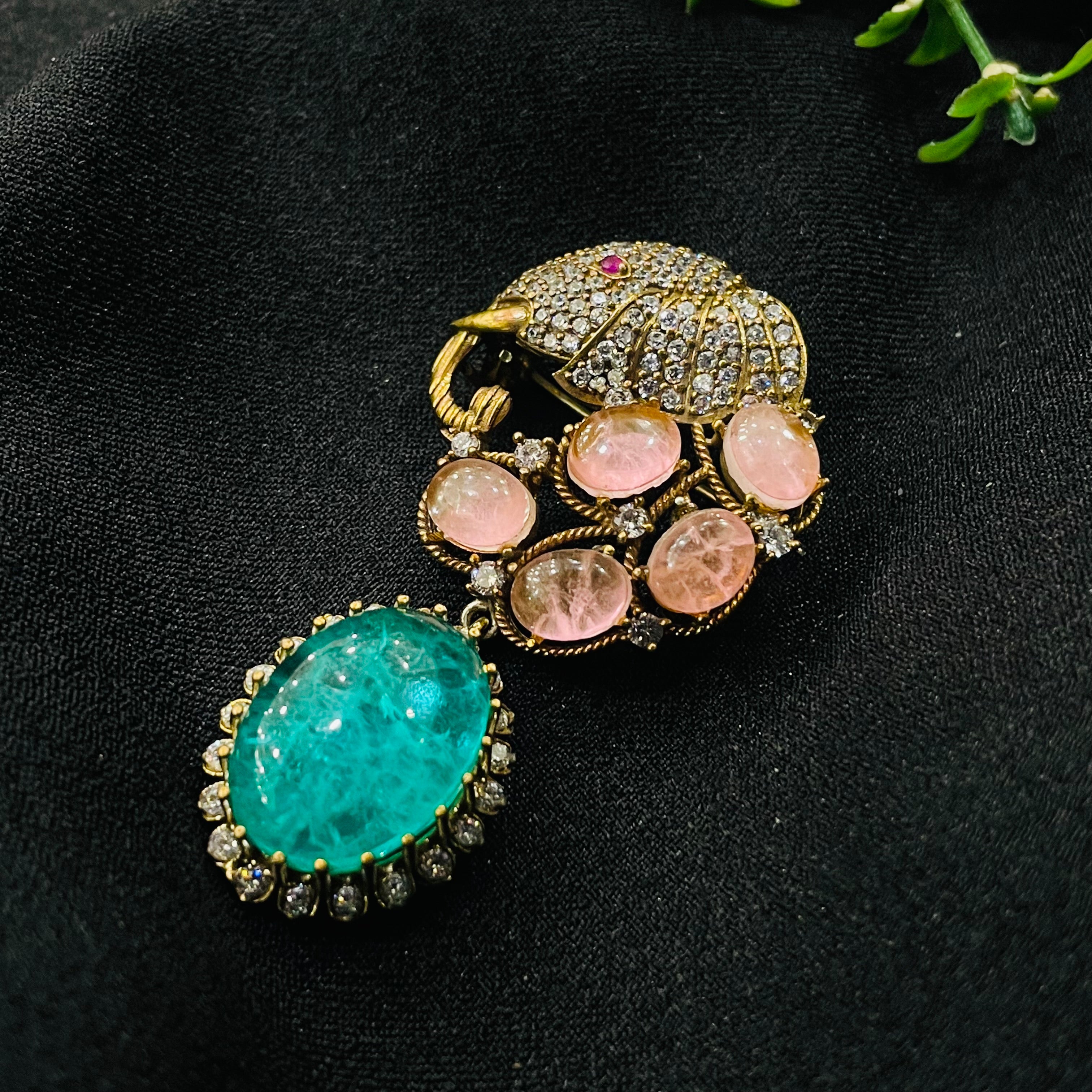 Nayaab aarvi brooch