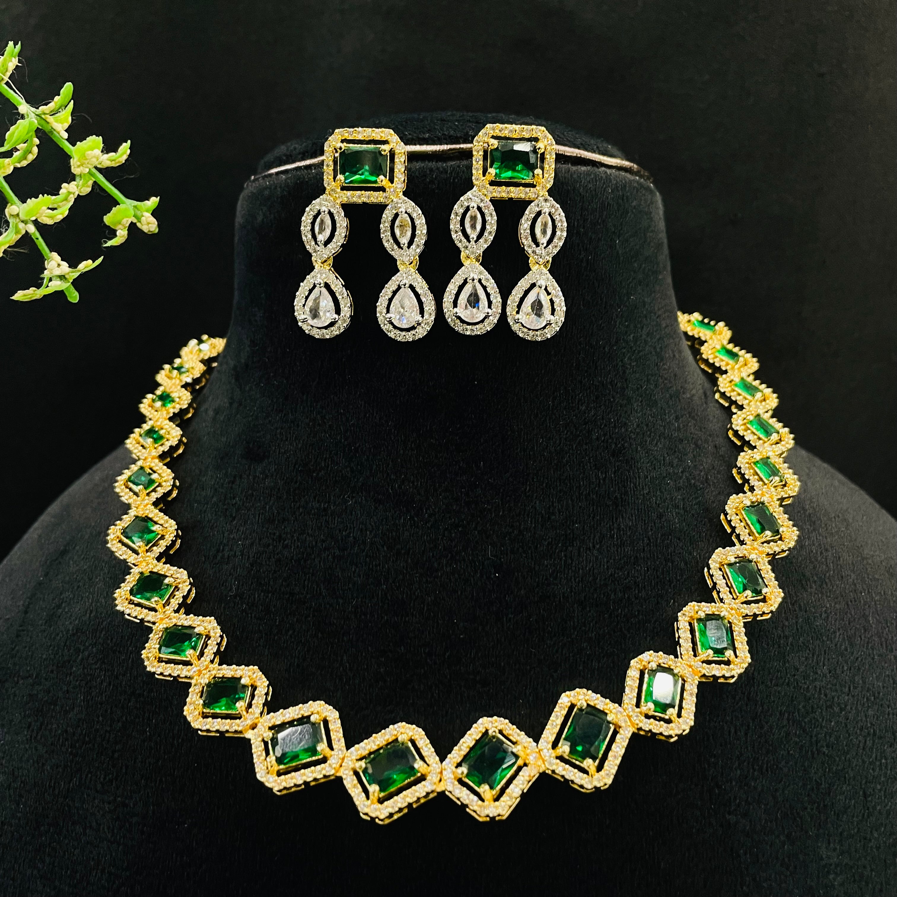 Ad Kaashvi Neckpiece
