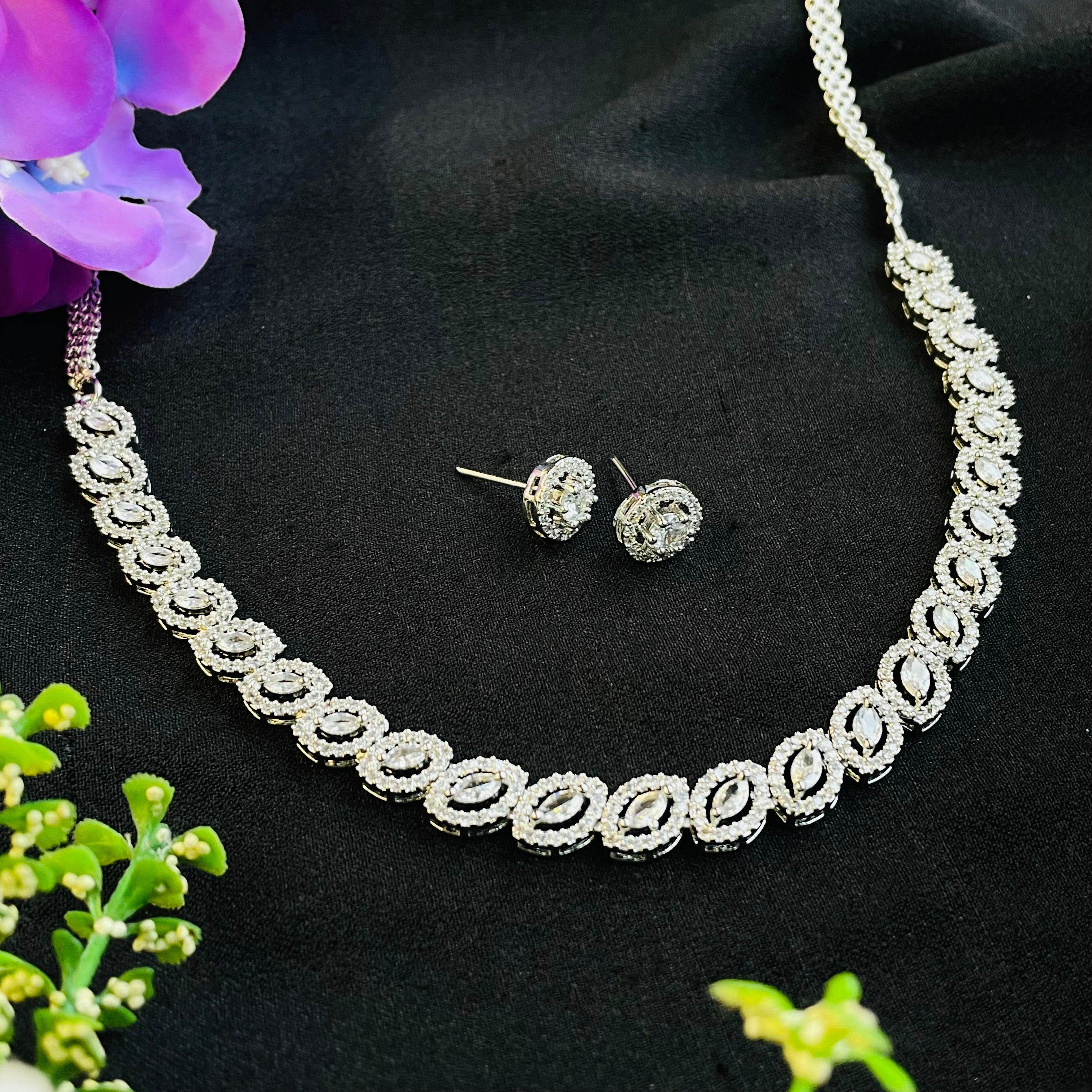 Ad Naavya Neckpiece