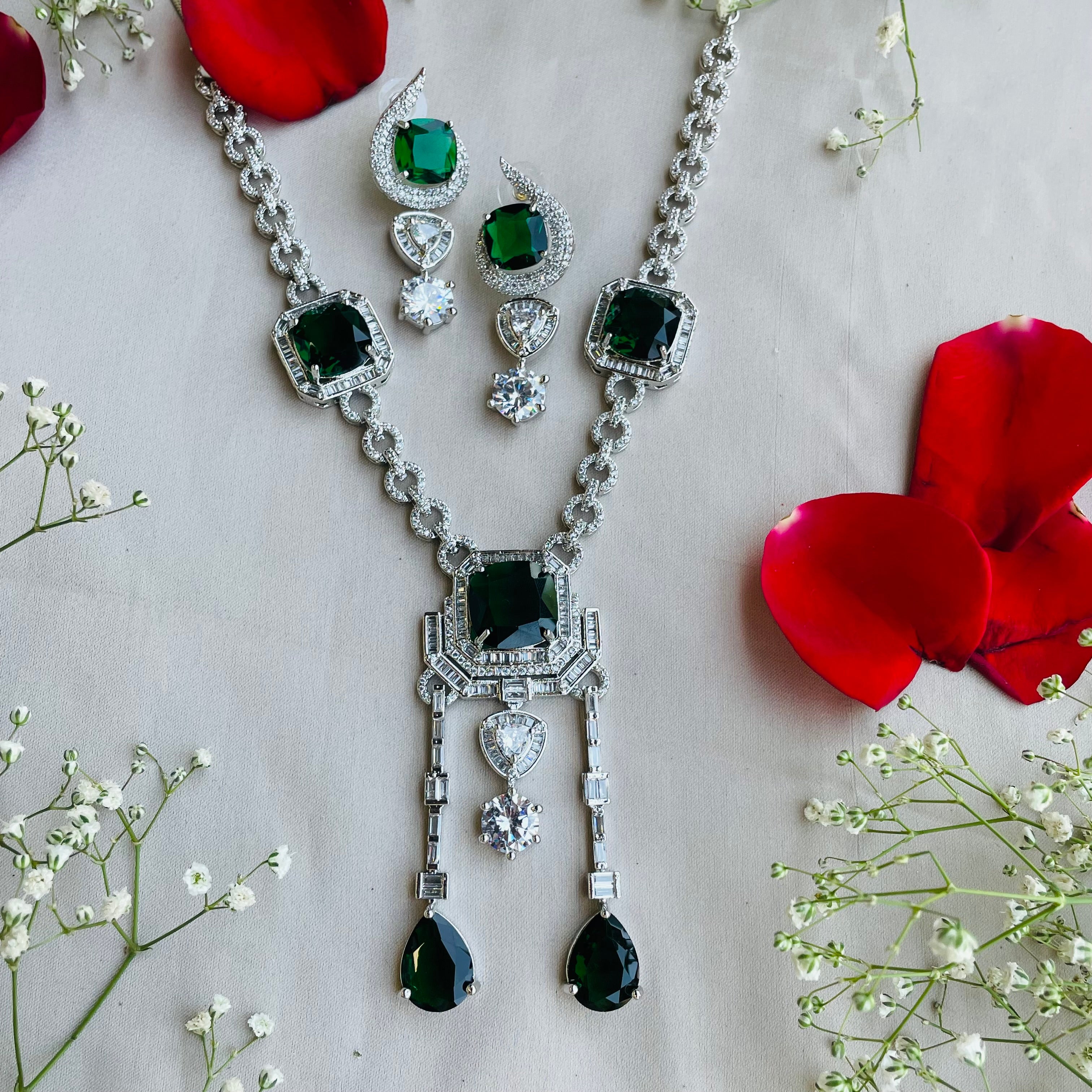 Ad Annie neackpiece