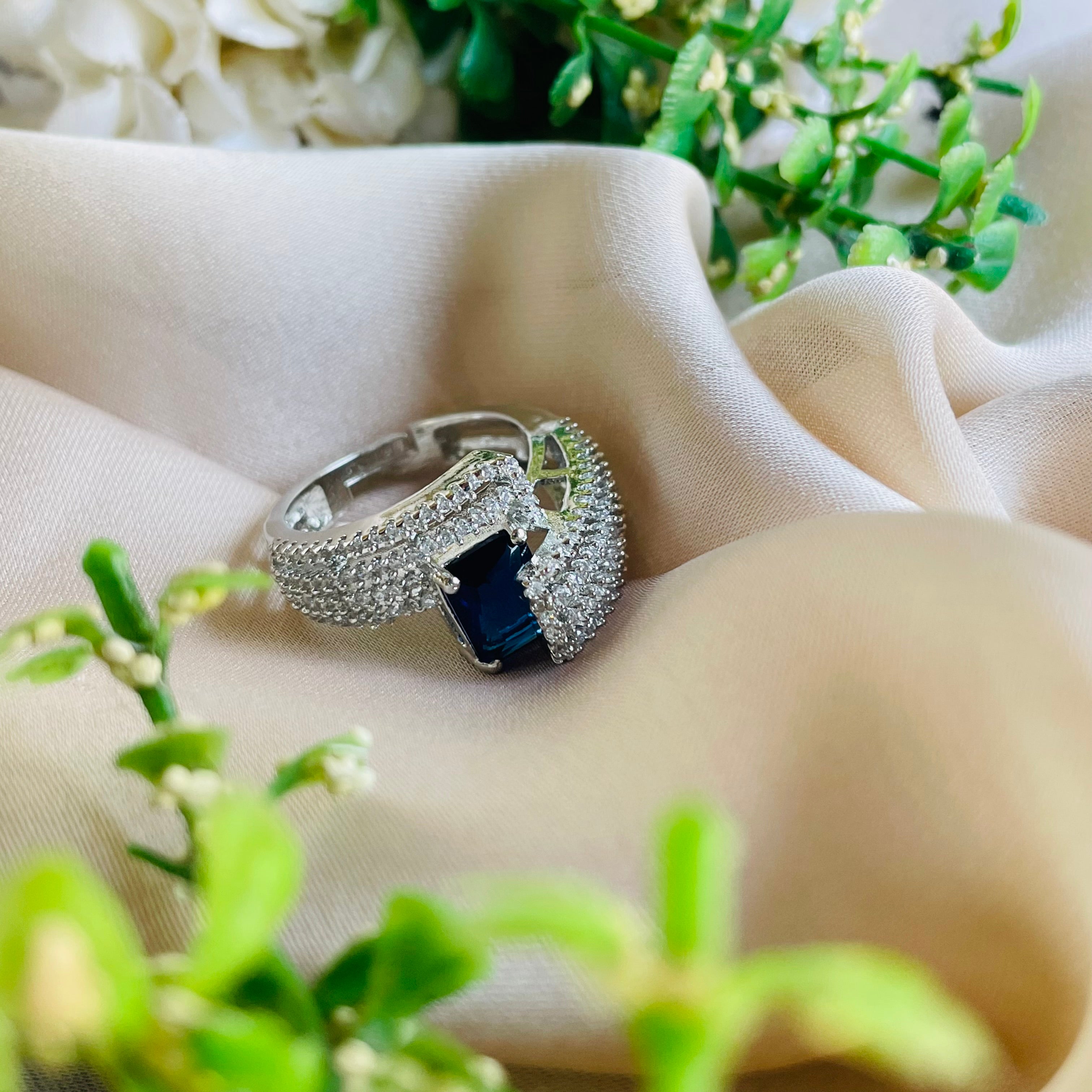 Ad Opal ring adjustable