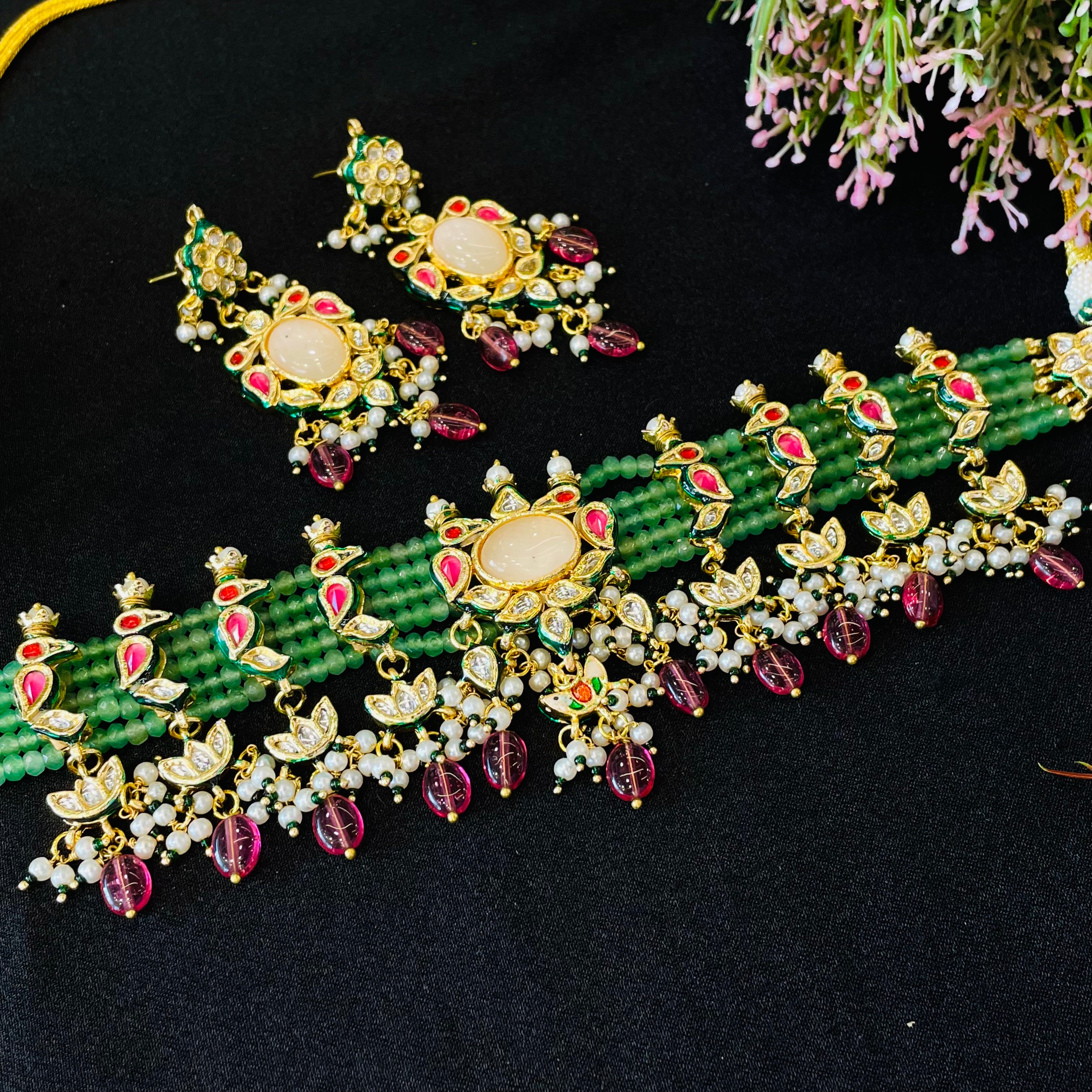 Nayaab shanaya Neckpiece