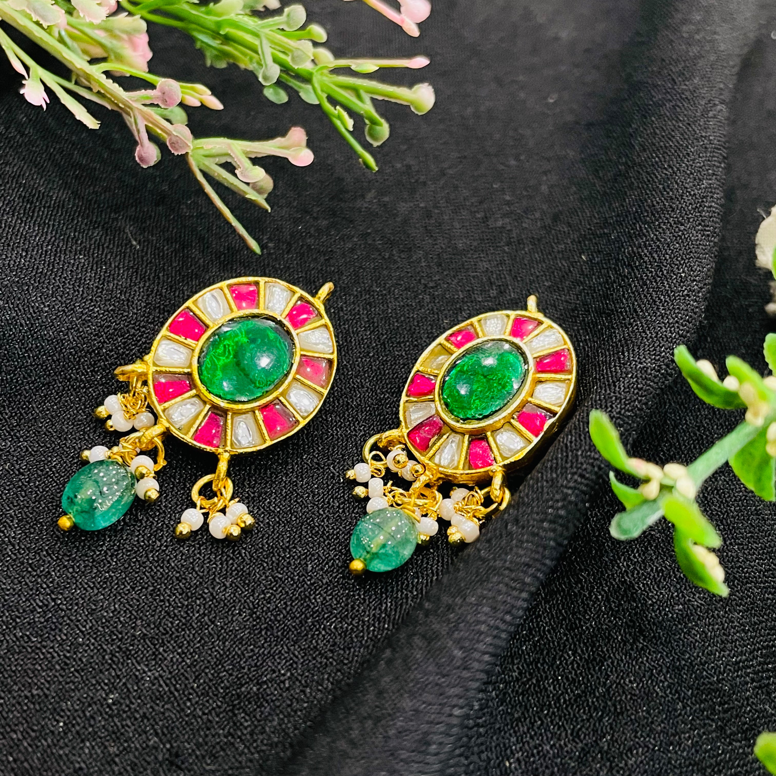 Nayaab Aroshi Earclip