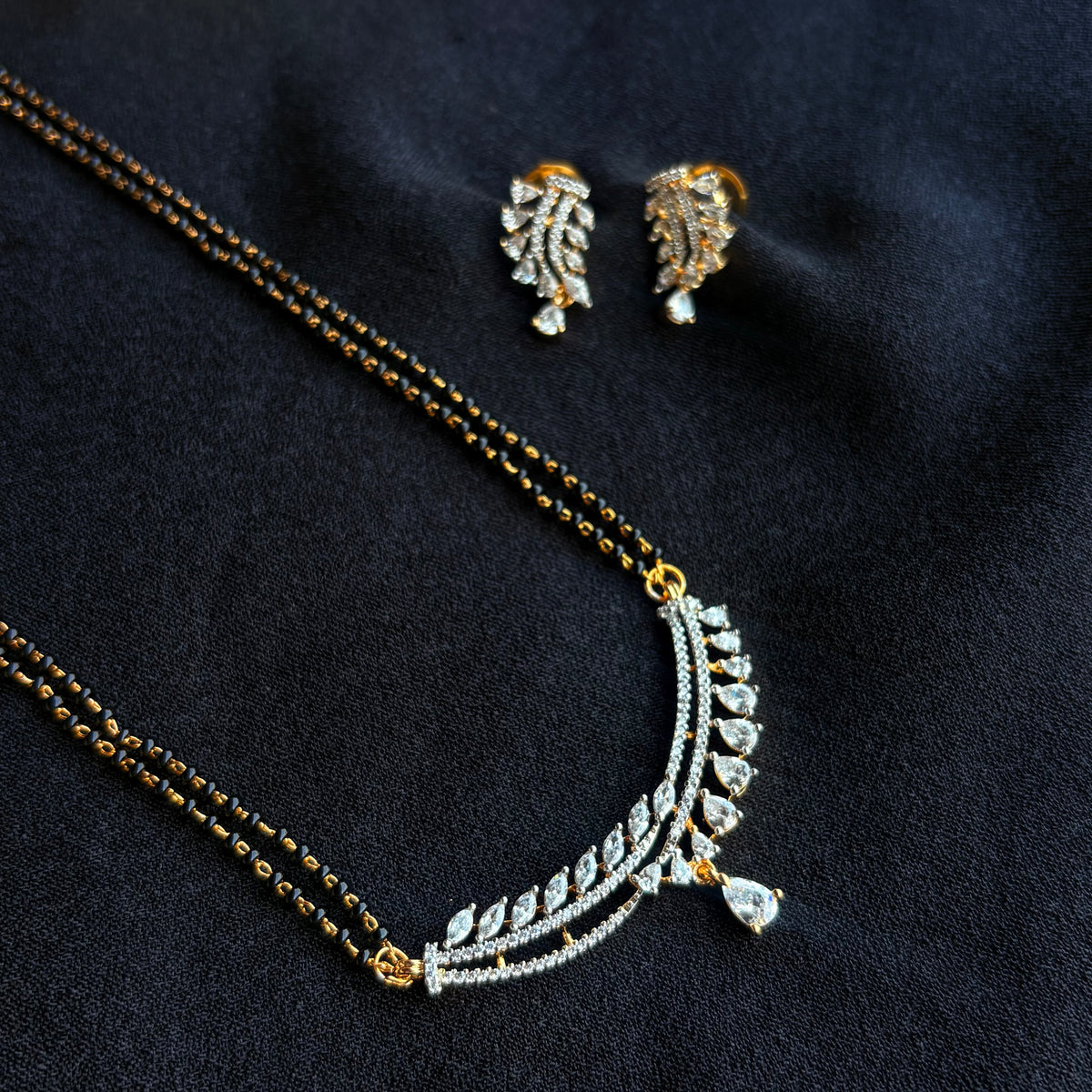 Iraaya Leaf Mangalsutra