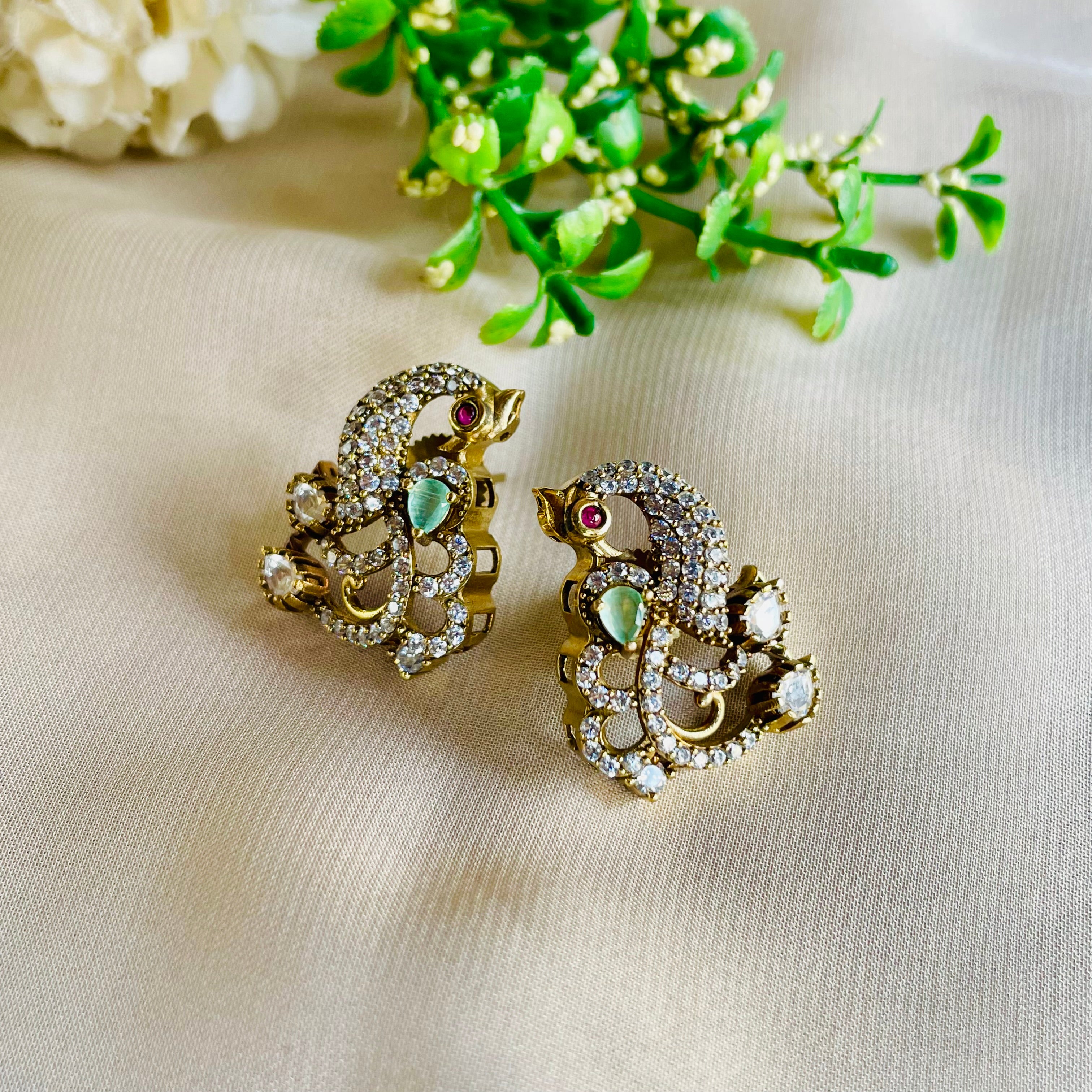 Nayaab kainaat neckpiece