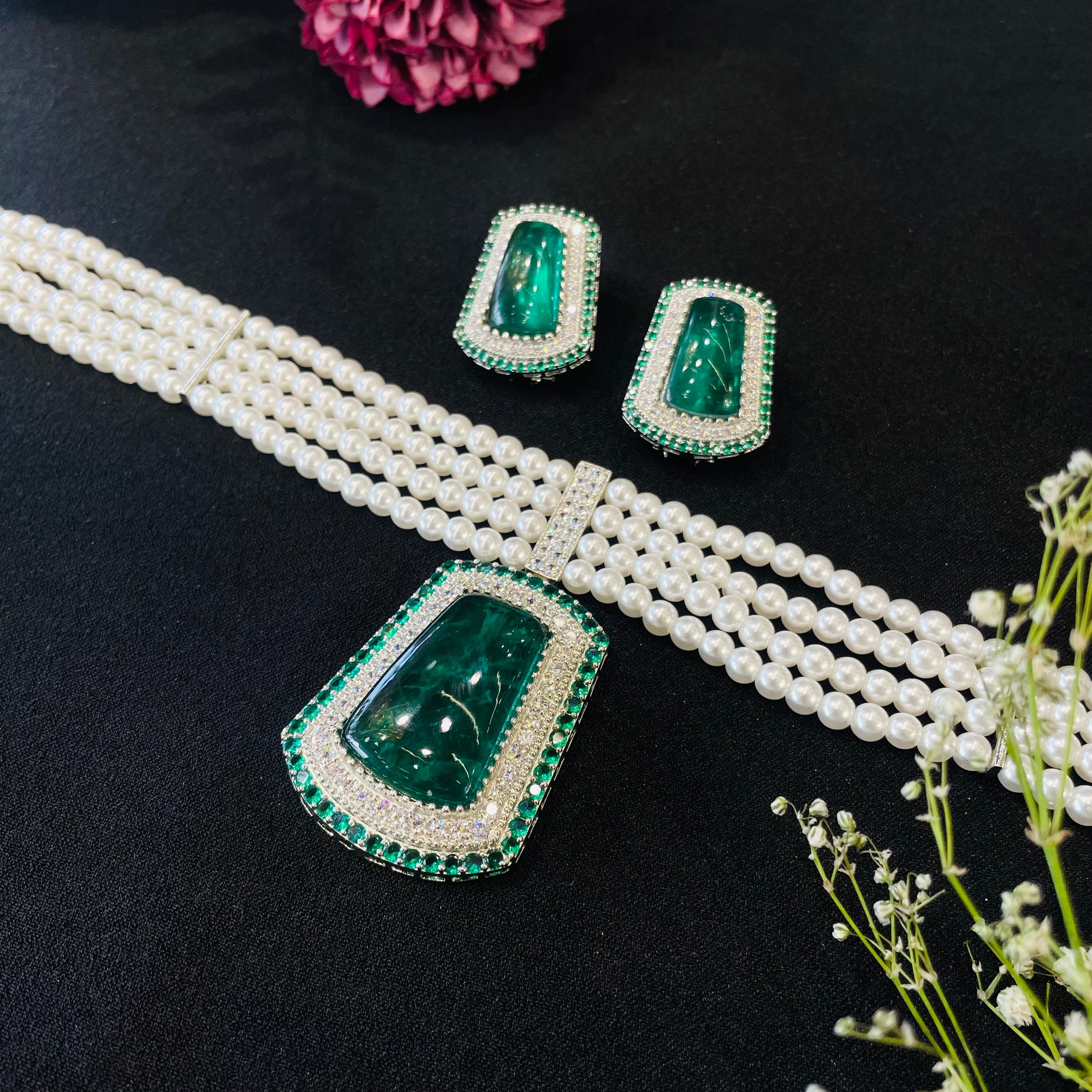Ad Avni Pearl Choker