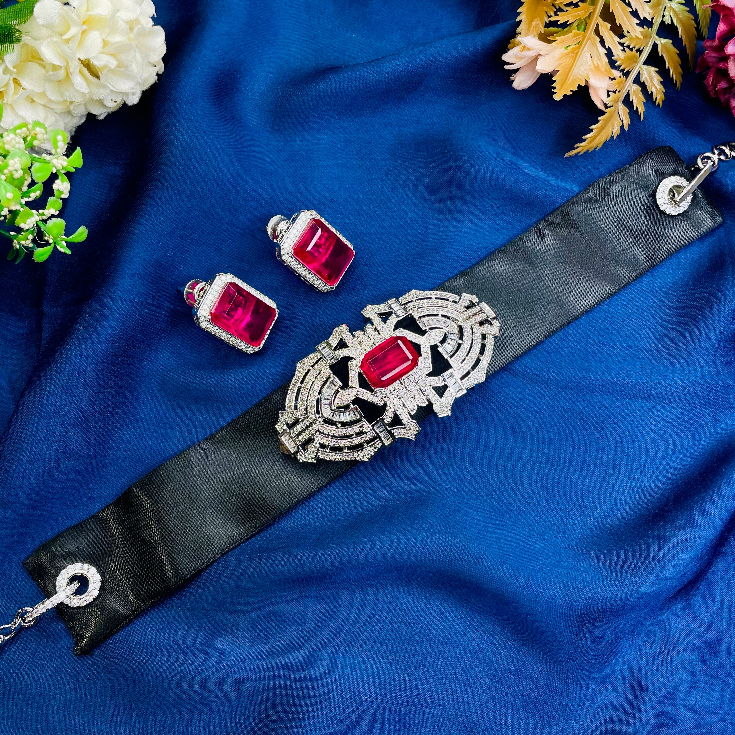 Ad Hanya Choker
