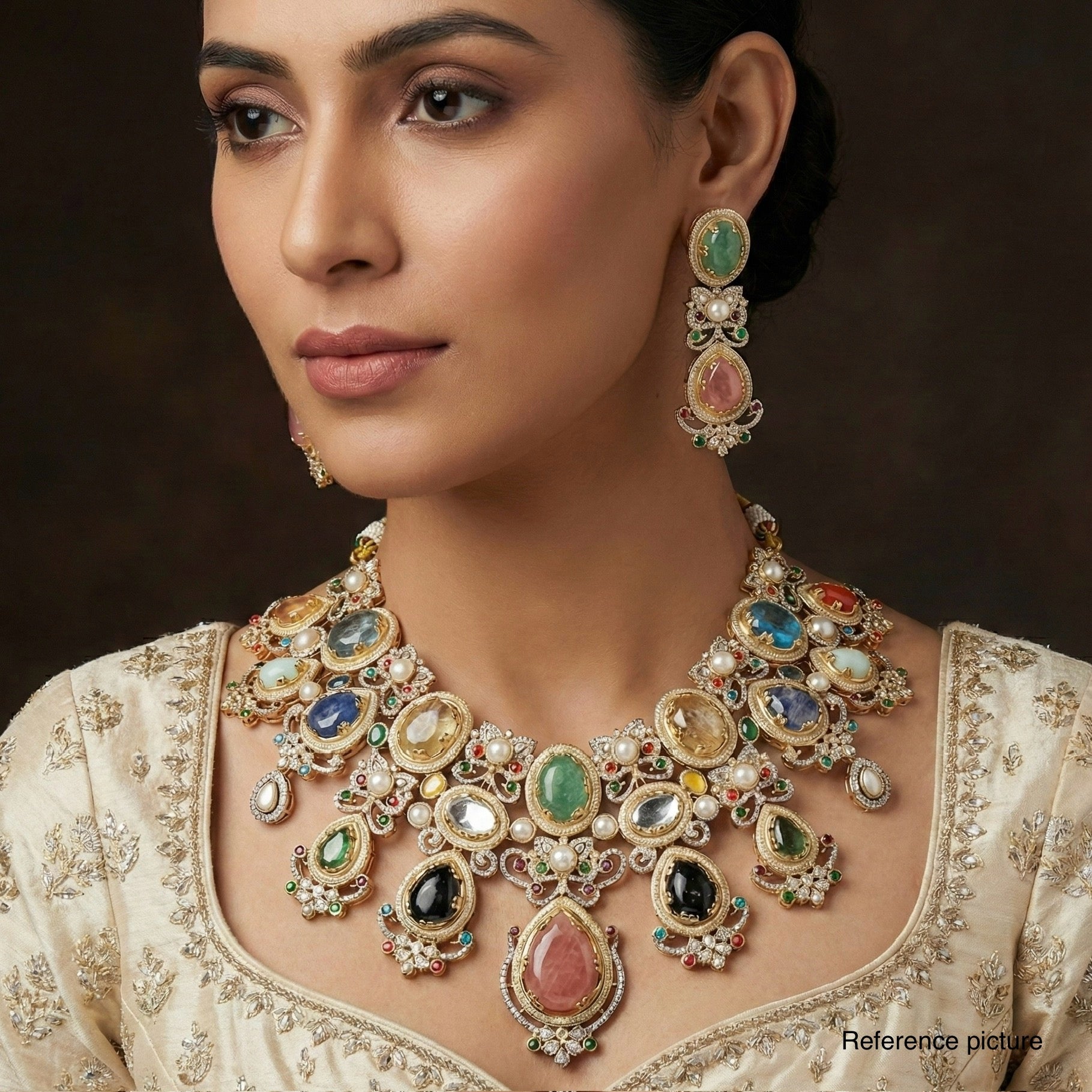 Nayaab Naavya neckpiece