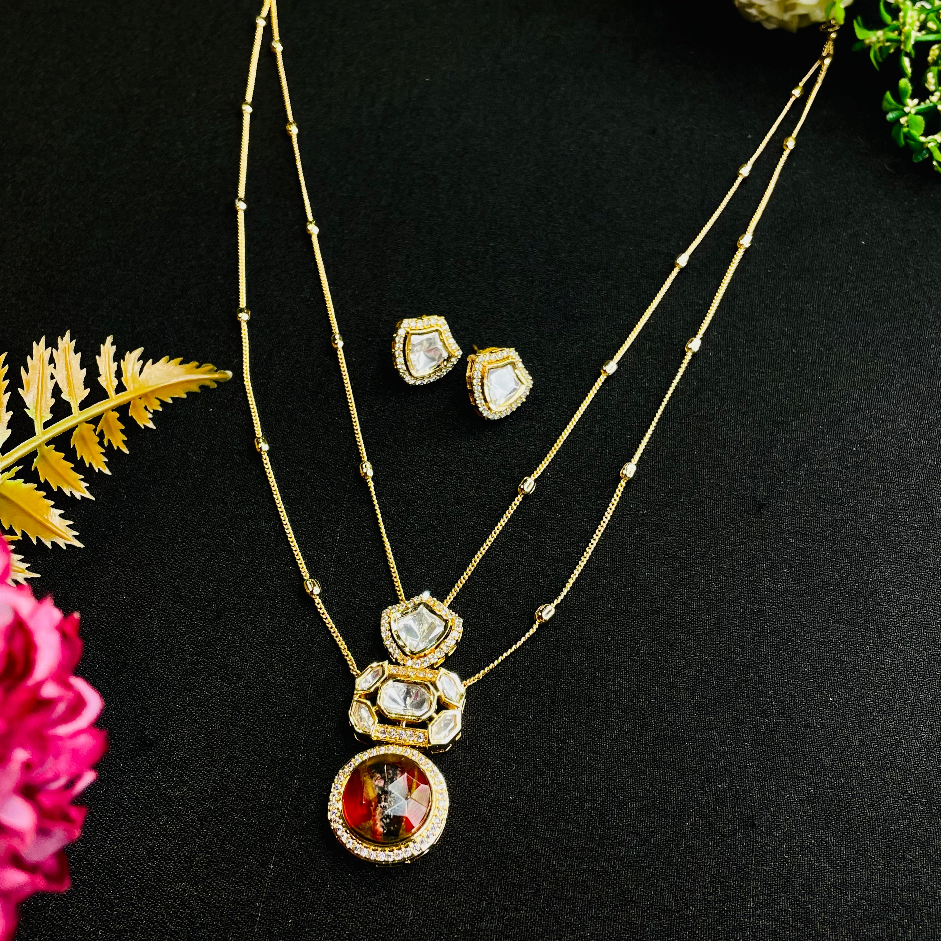 Nayaab Ruhi pendant neckpiece