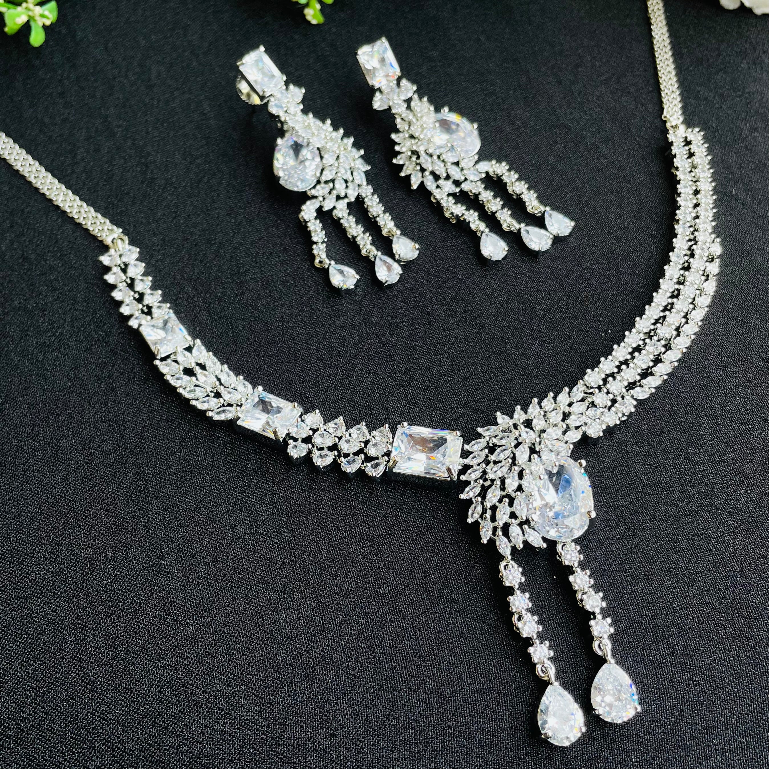 Ad Zarin Neckpiece