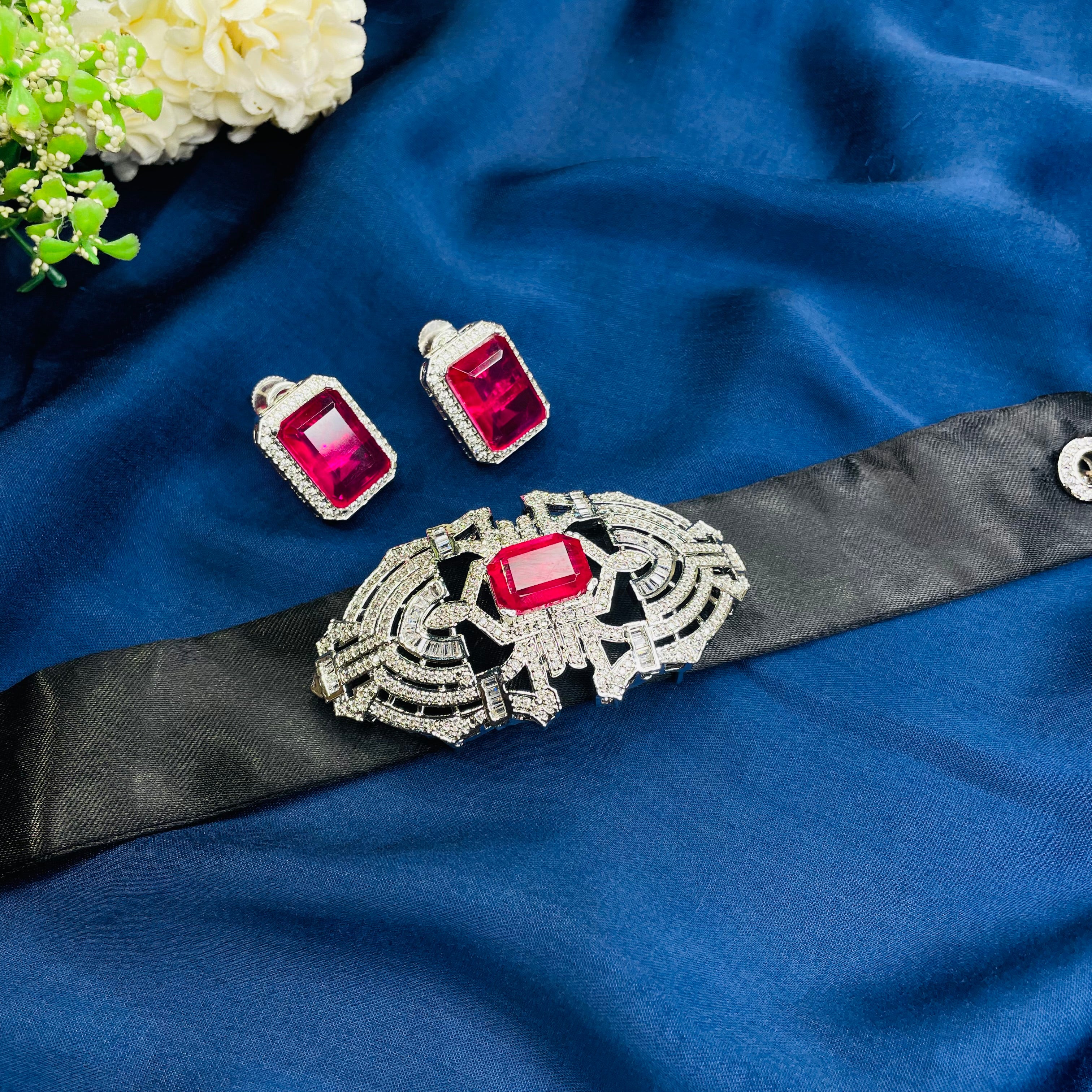 Ad Hanya Choker