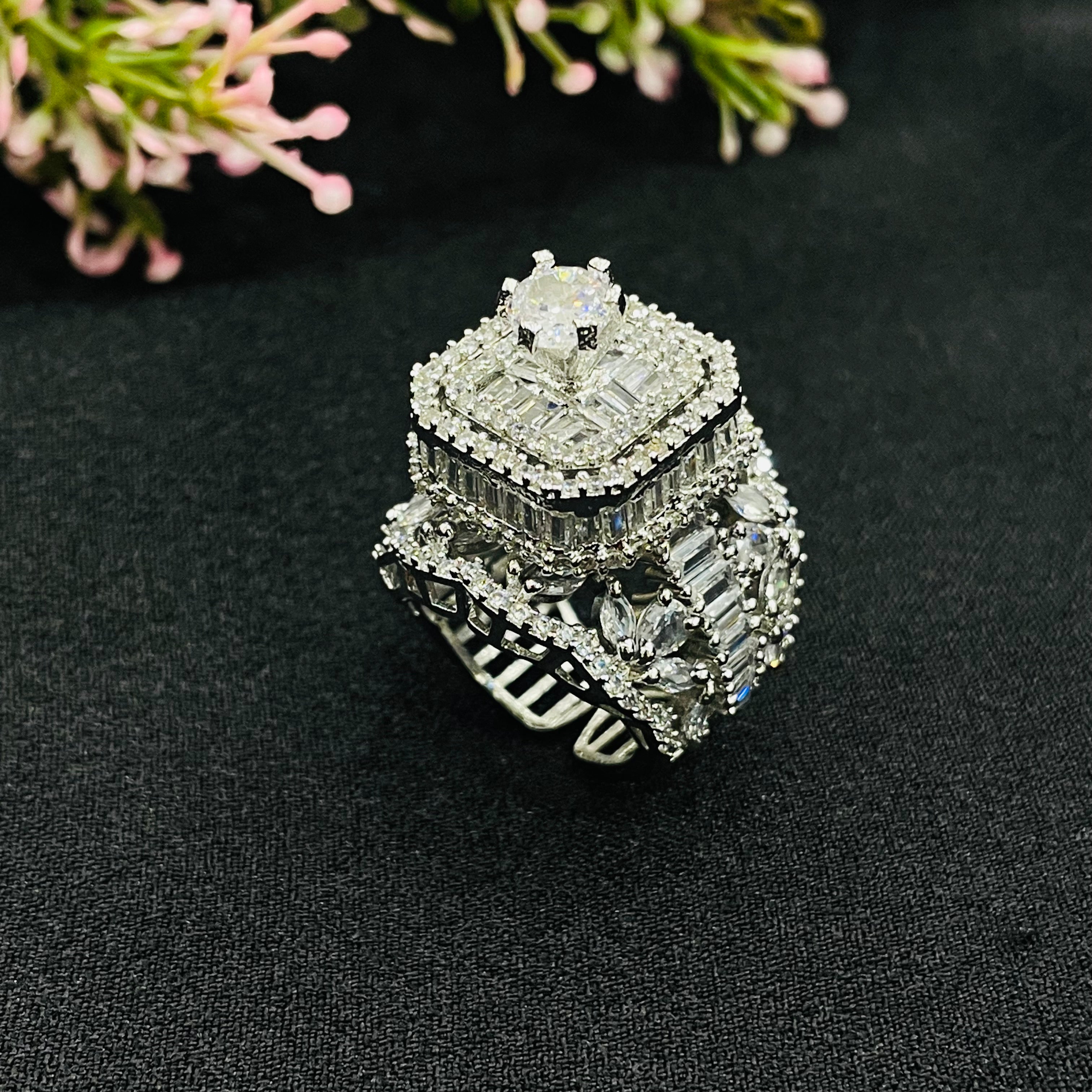 Maharani Ring With Free Earrings