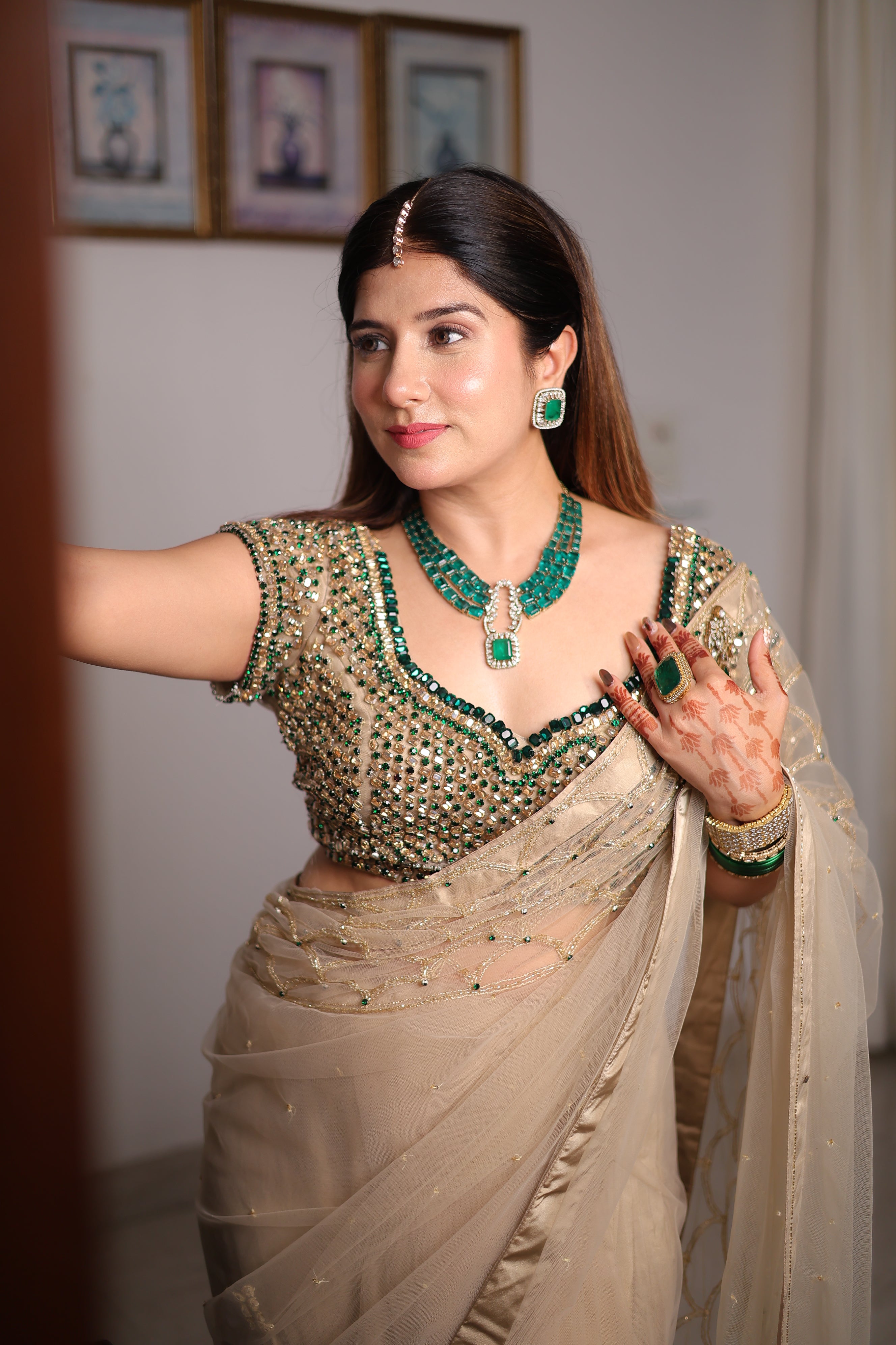 VS Avira Saree