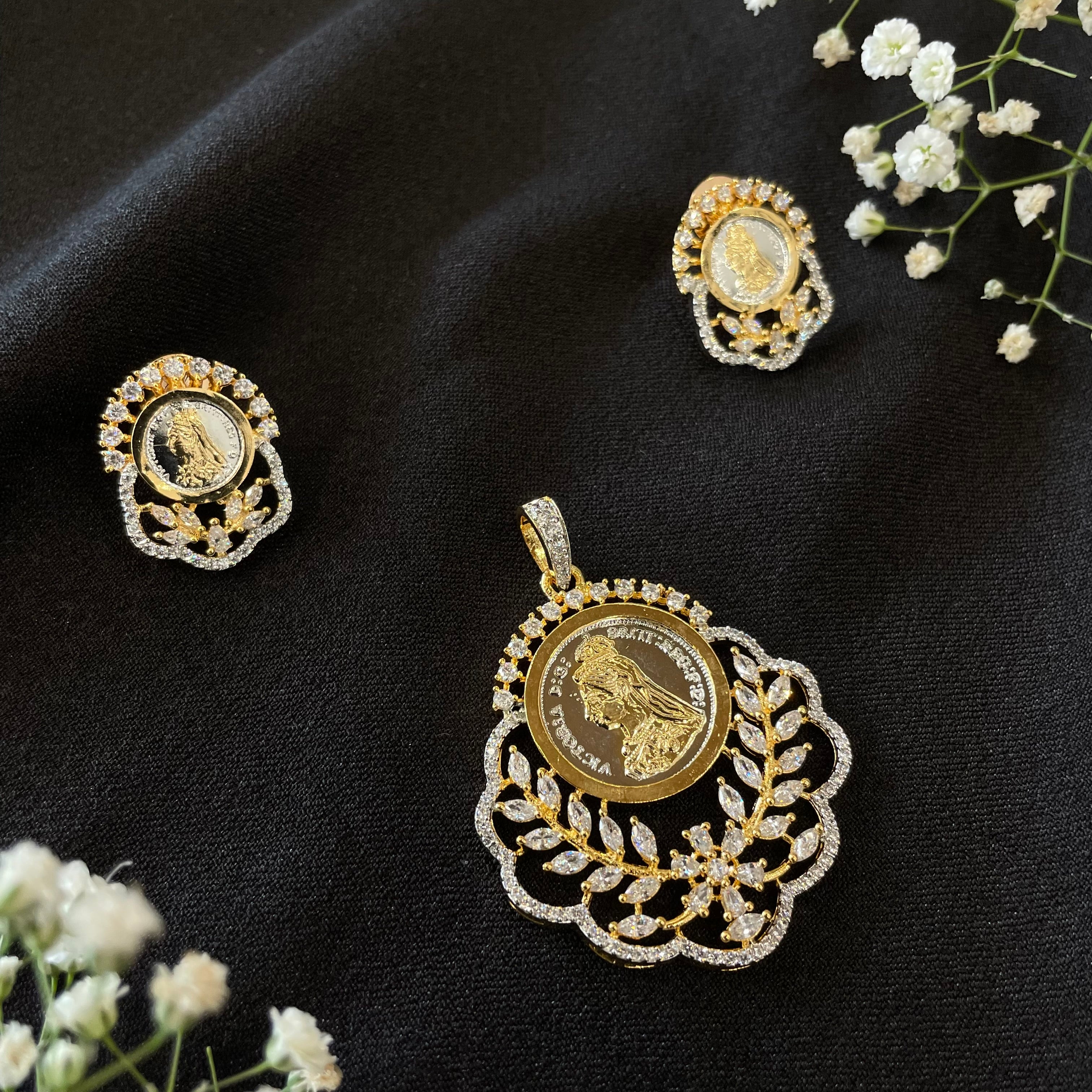 Ad Celeste coin pendant Set