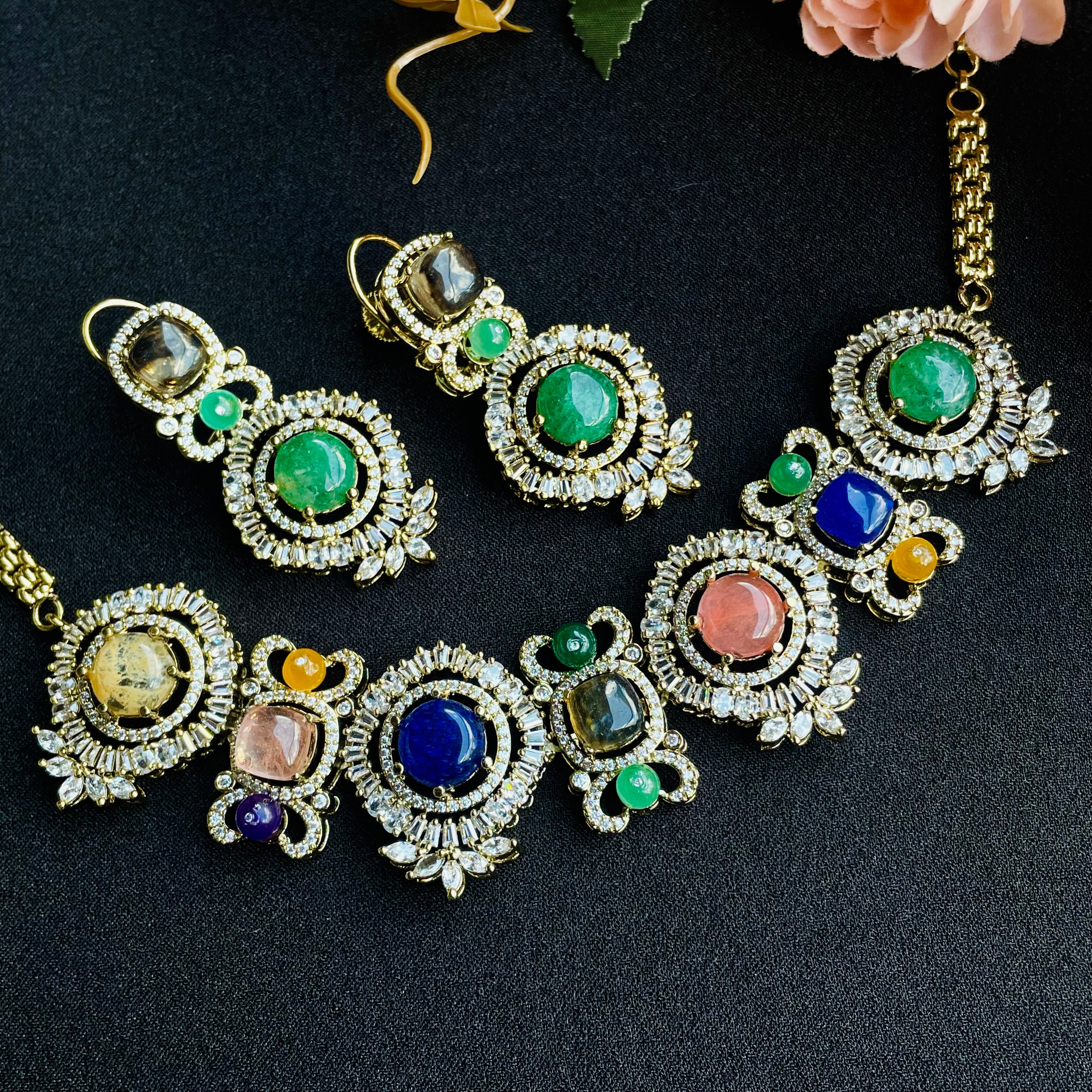 Nayaab Haniya Navratna Neckpiece